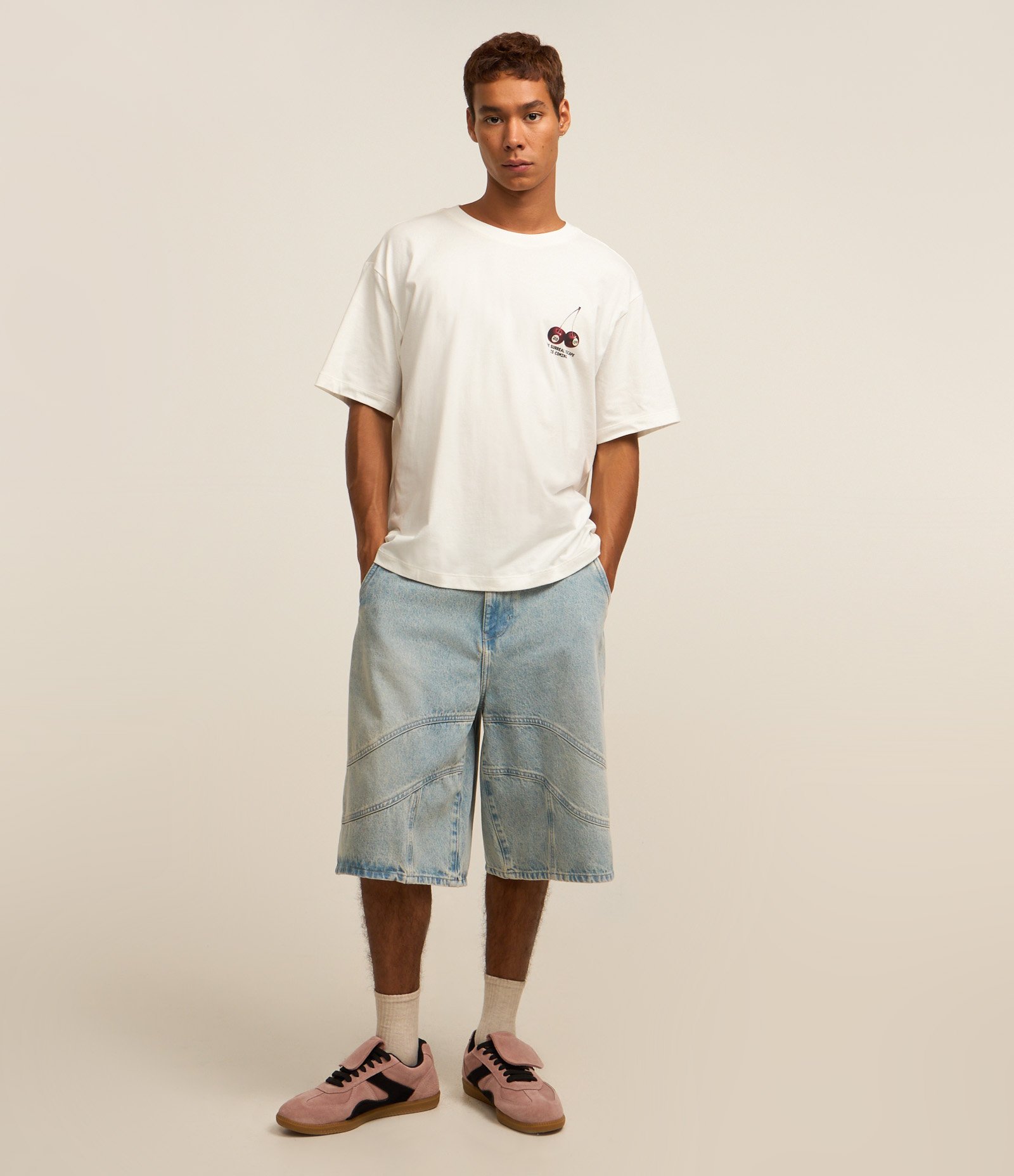 Camiseta Boxy Algodão com Estampa de Cereja Branco 2