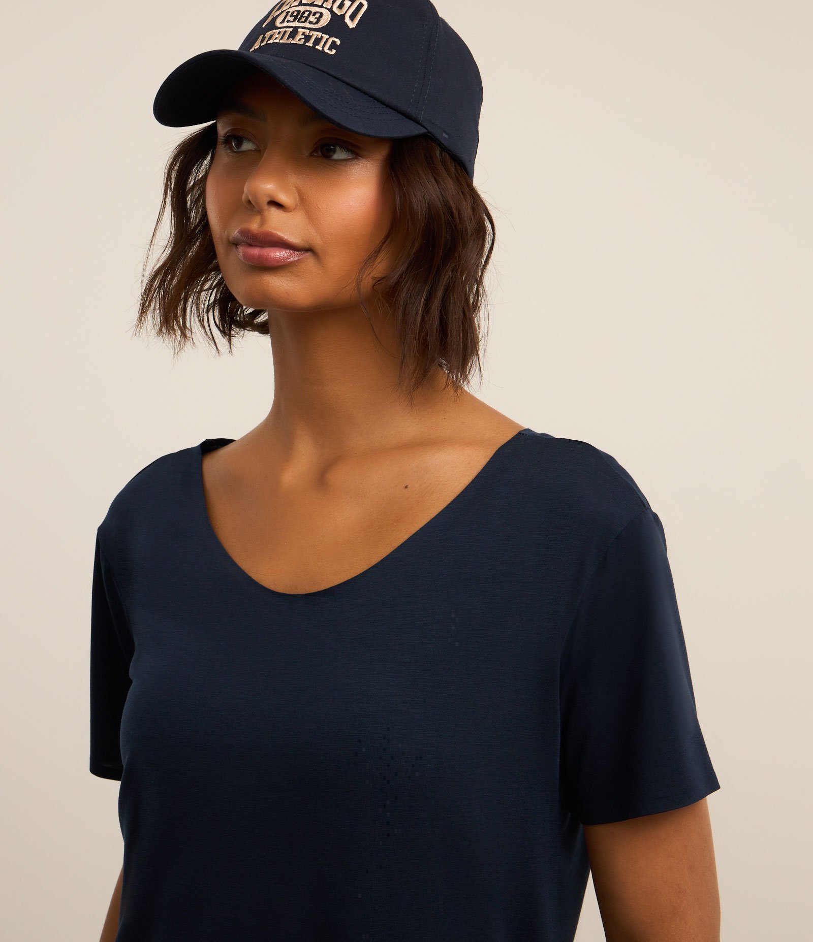 Camiseta Oversized Esportiva em Microfibra com Barra Arredondada Azul Marinho 1