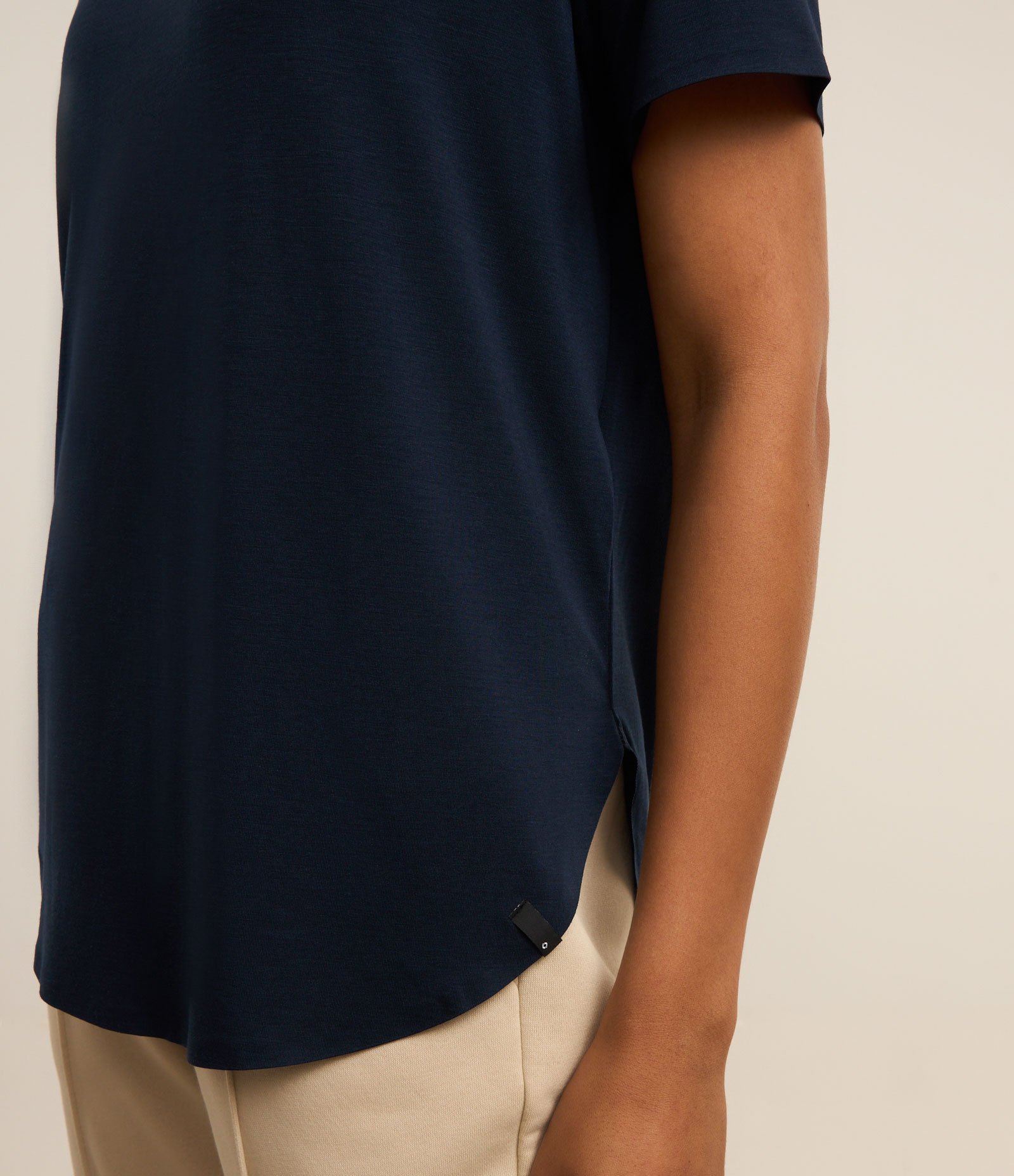 Camiseta Oversized Esportiva em Microfibra com Barra Arredondada Azul Marinho 4