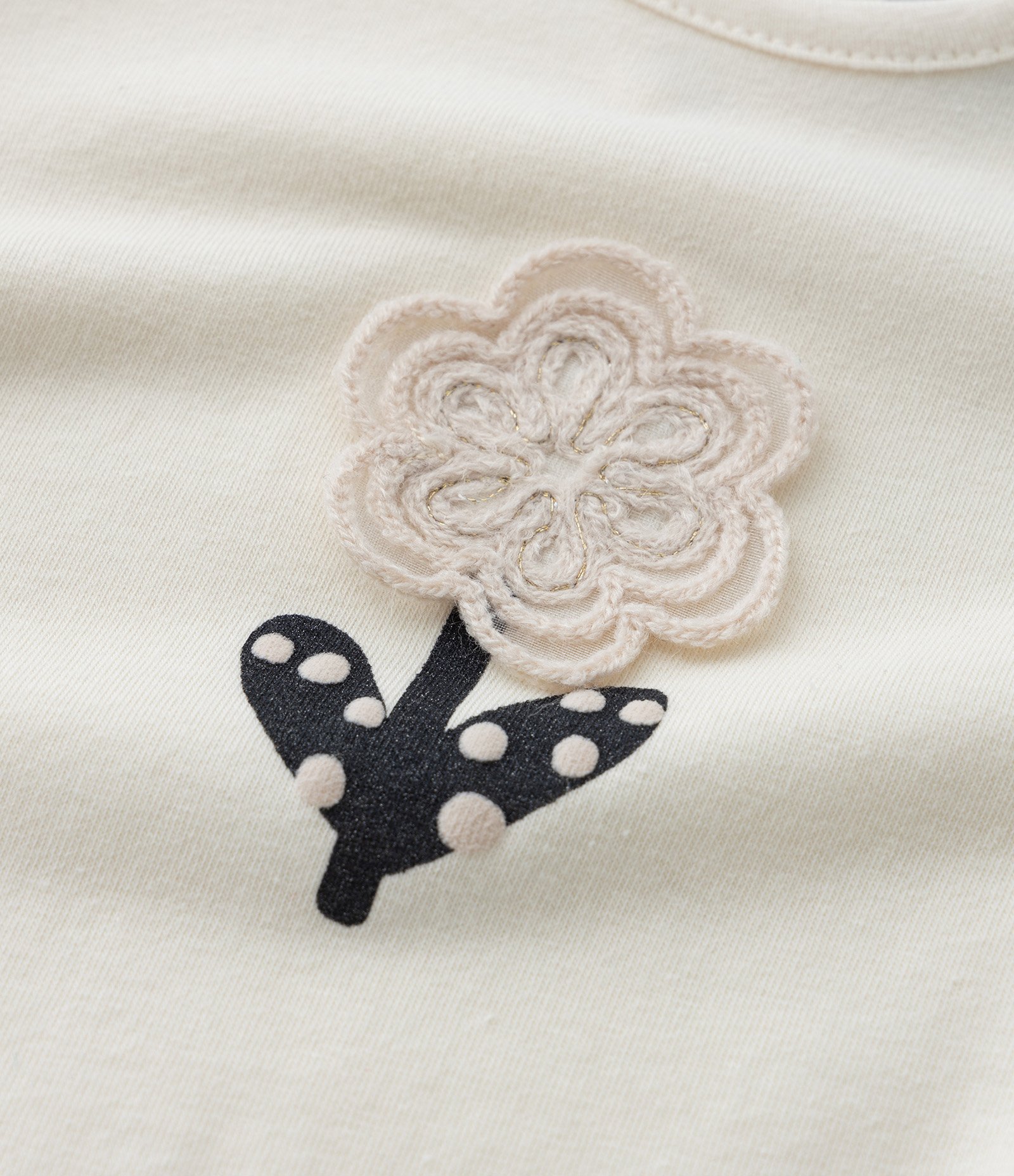 Conjunto Infantil com Estampa Florzinhas - Tam 0 a 18 meses Bege/Preto 13