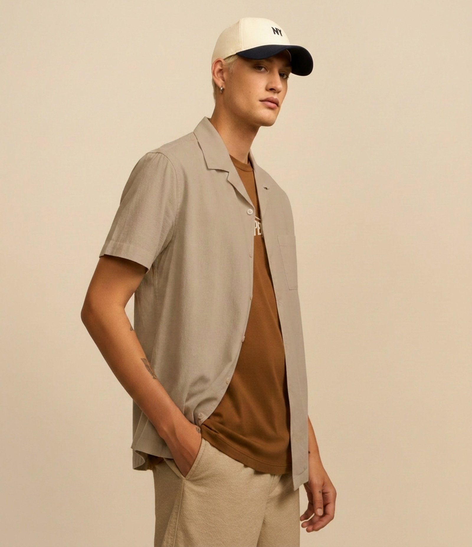 Camisa Relaxed em Tricoline com Textura Bowling Bege Escuro 1