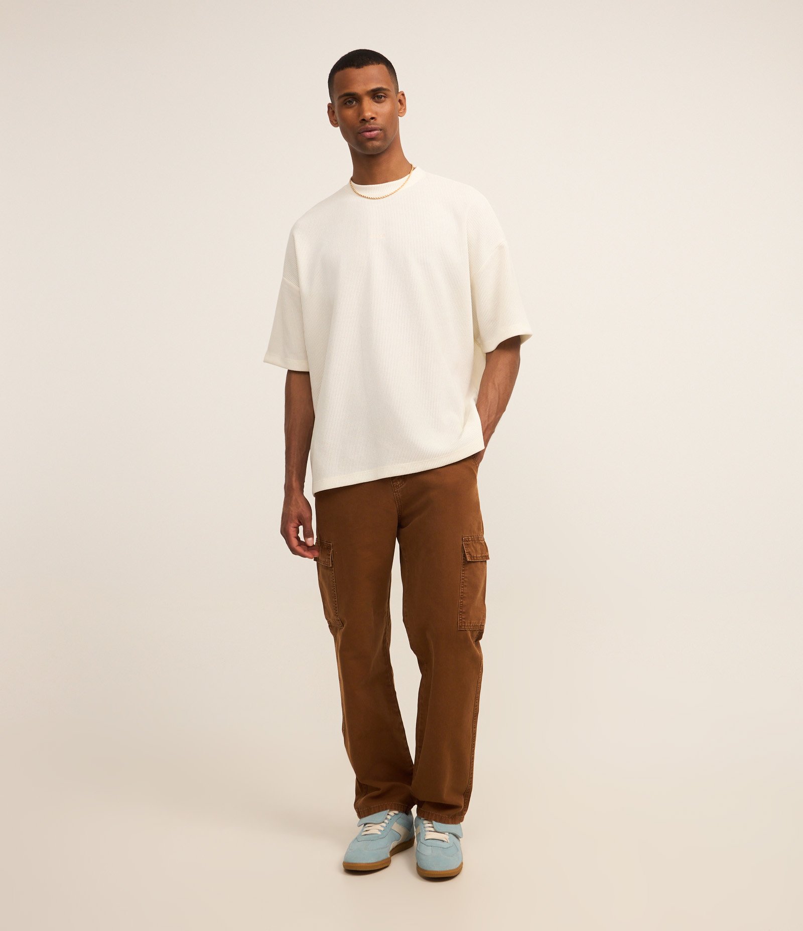 Camiseta em Cotelê com Bordado Lettering Branco 2