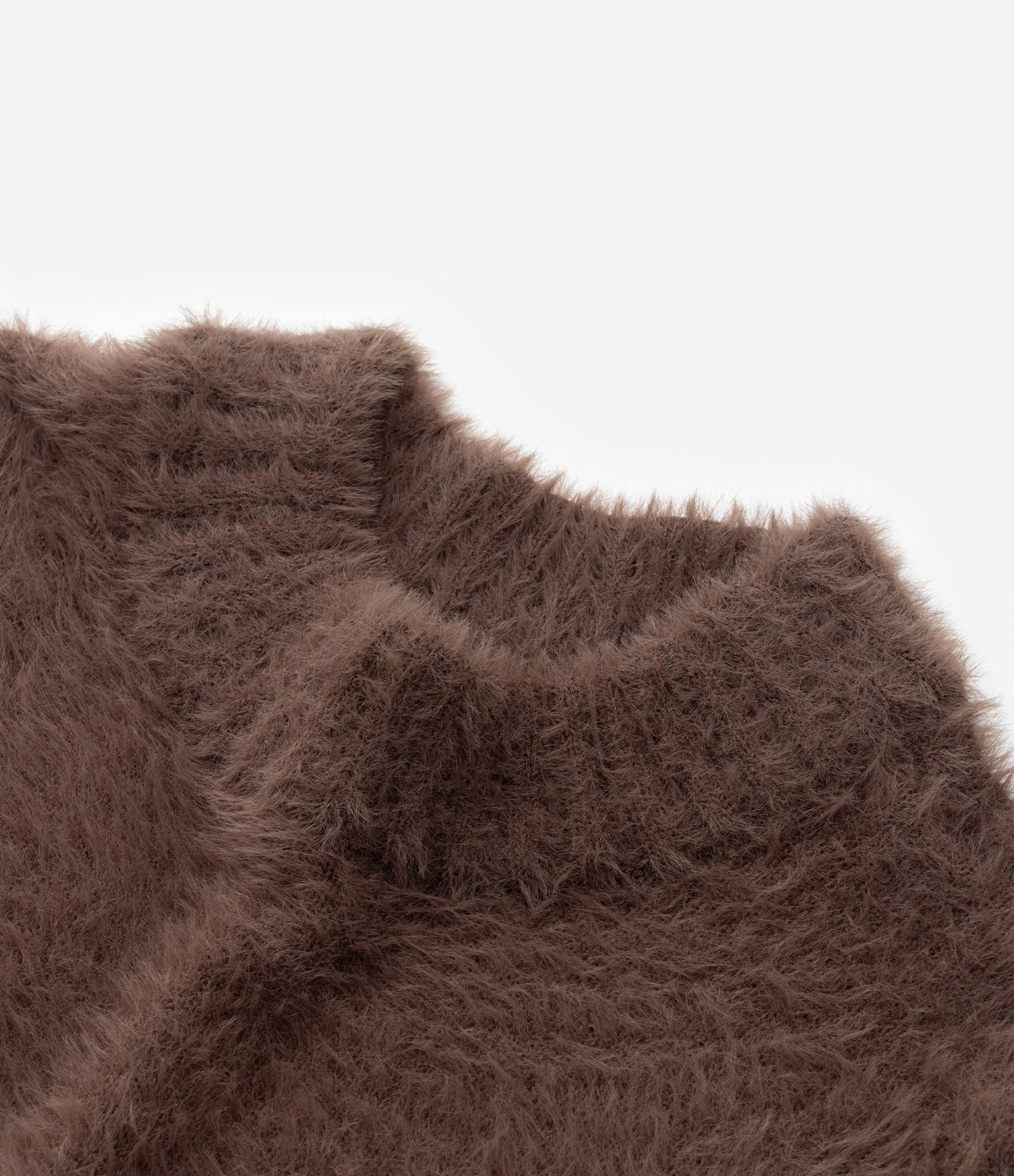 Suéter Alongado em Tricô Peludinho Curve & Plus Size Marrom 8