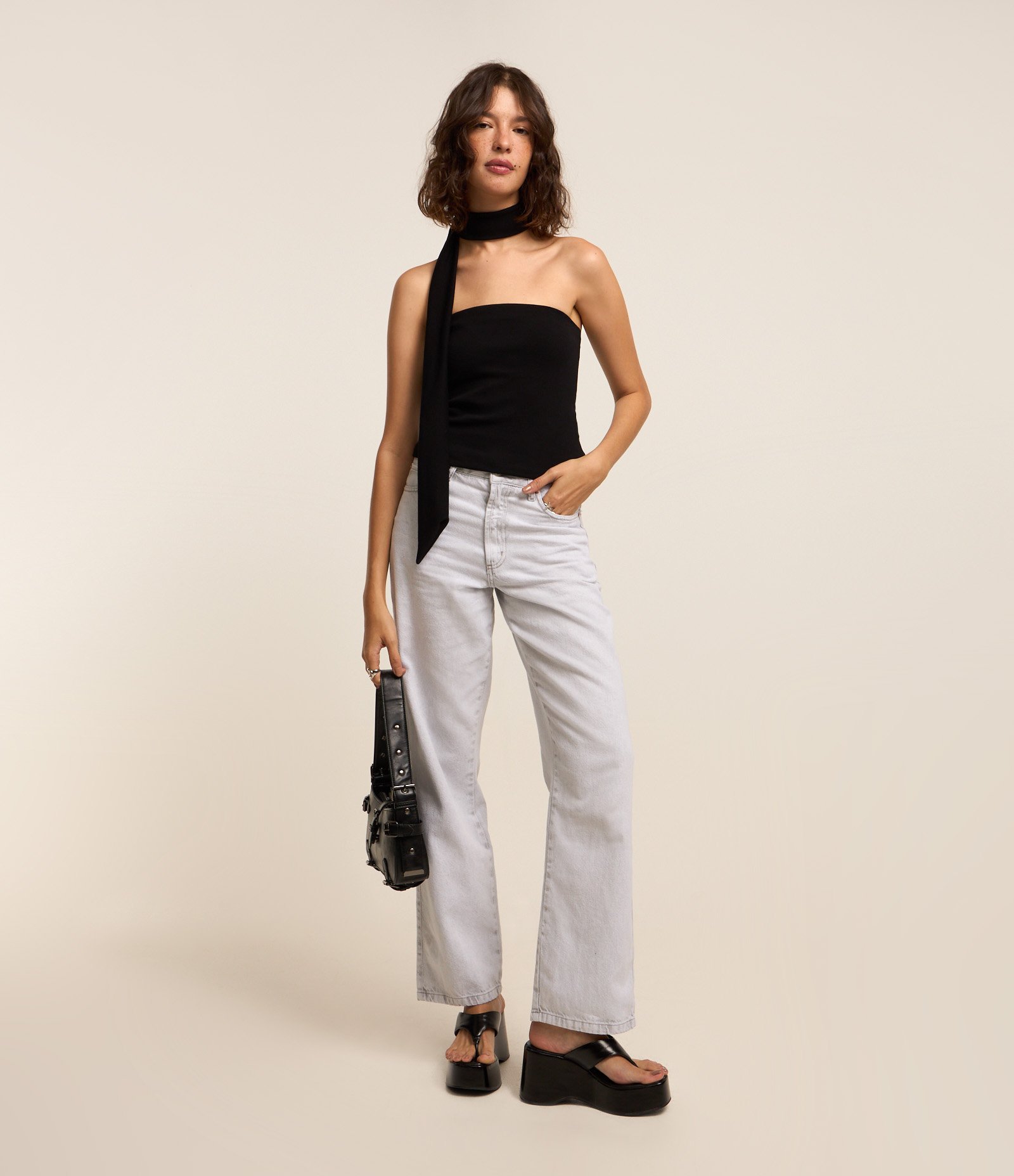 Calça Reta Comfort em Jeans com Passantes no Cós Cinza 1