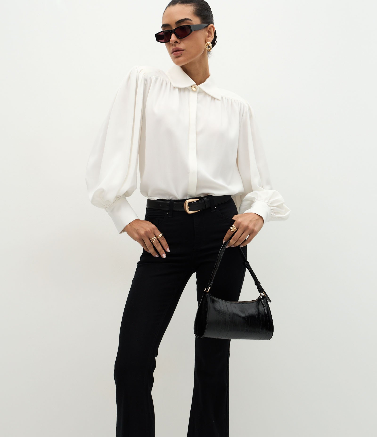 Calça Flare em Sarja com Cintura Alta Preto 2