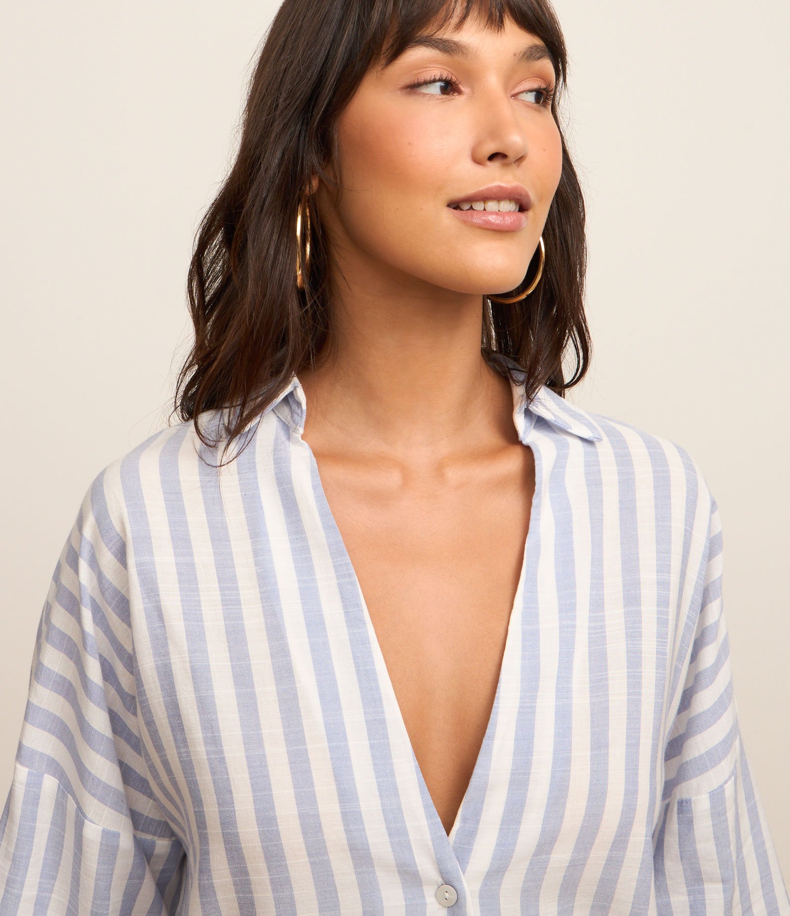 Saída de Praia Camisa em Viscose com Estampa Listrada e Gola V 3