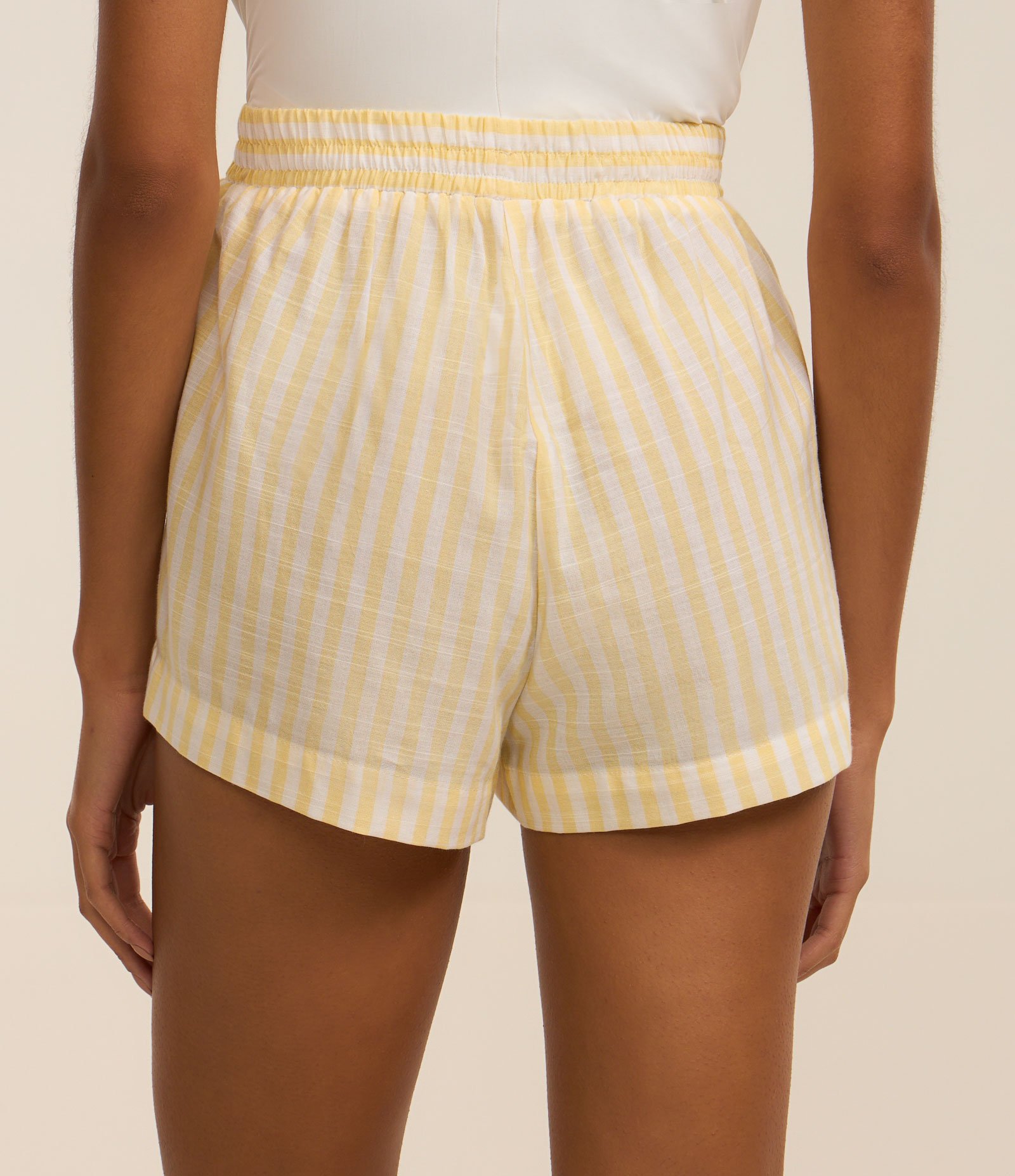 Saída de Praia Short em Viscose e Algodão com Listras de Fio Tinto Amarelo 3