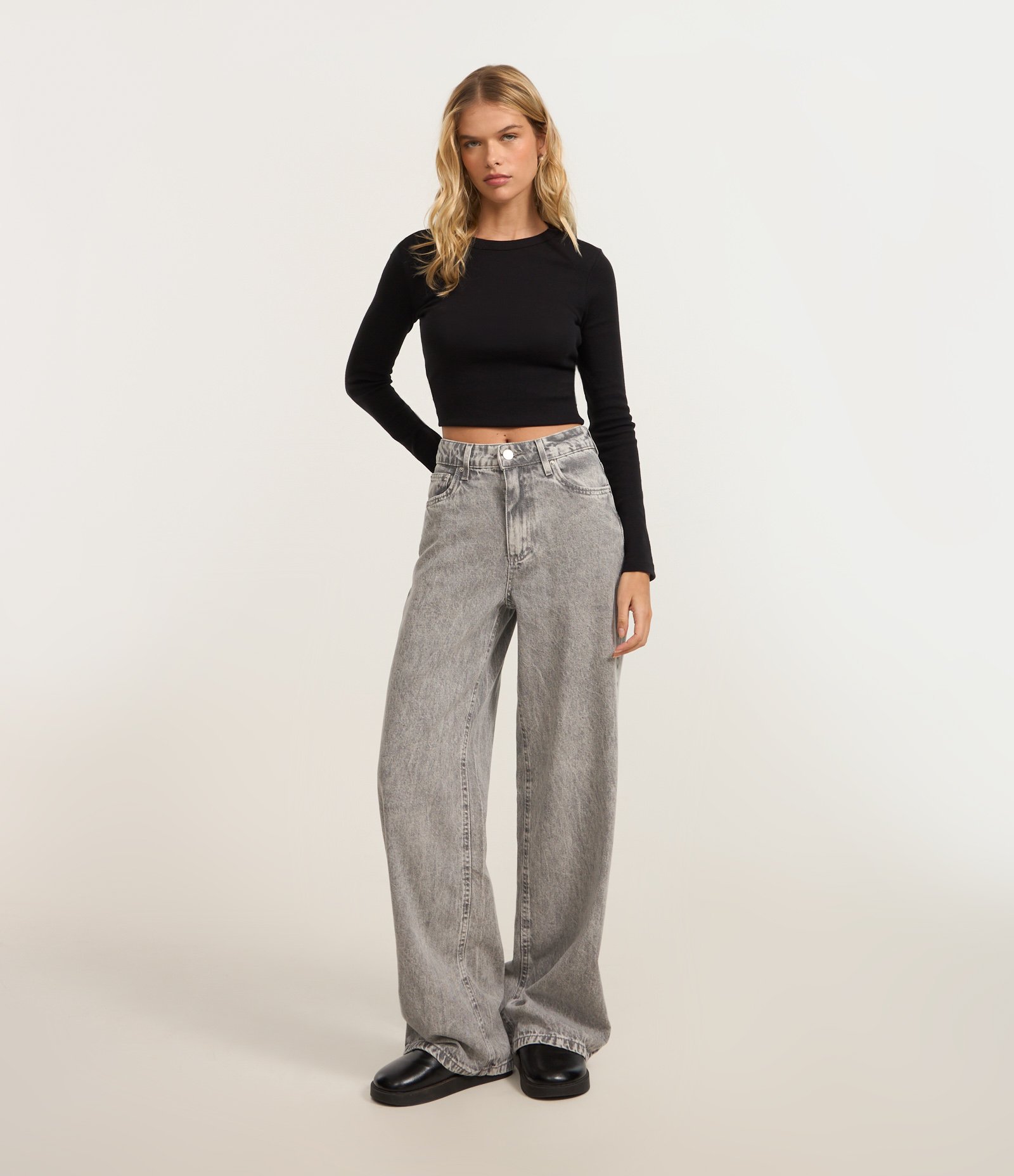 Calça Wide Leg em Jeans com Cintura Alta Cinza 1