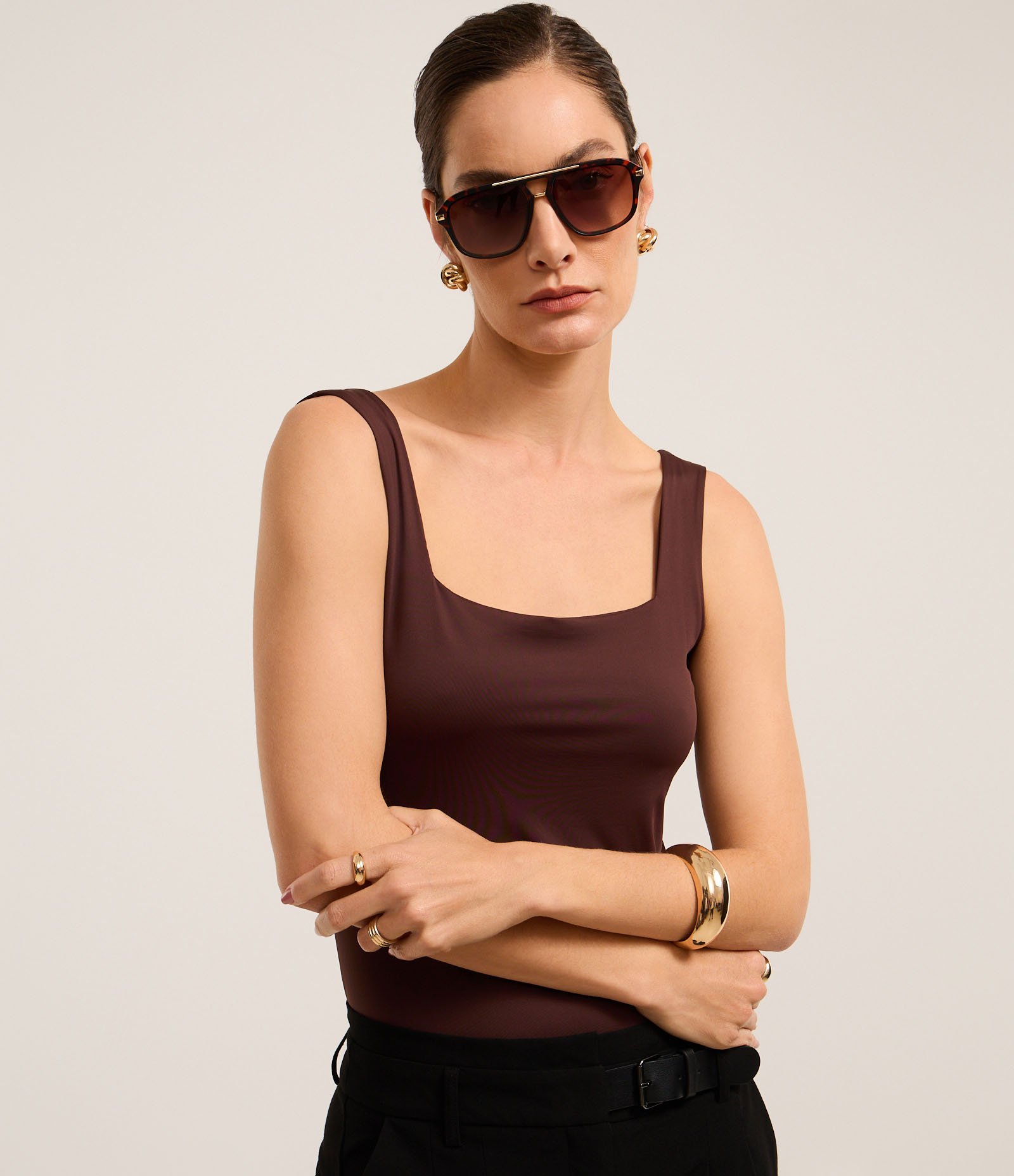 Blusa em Poliamida com Decote Quadrado Marrom 1