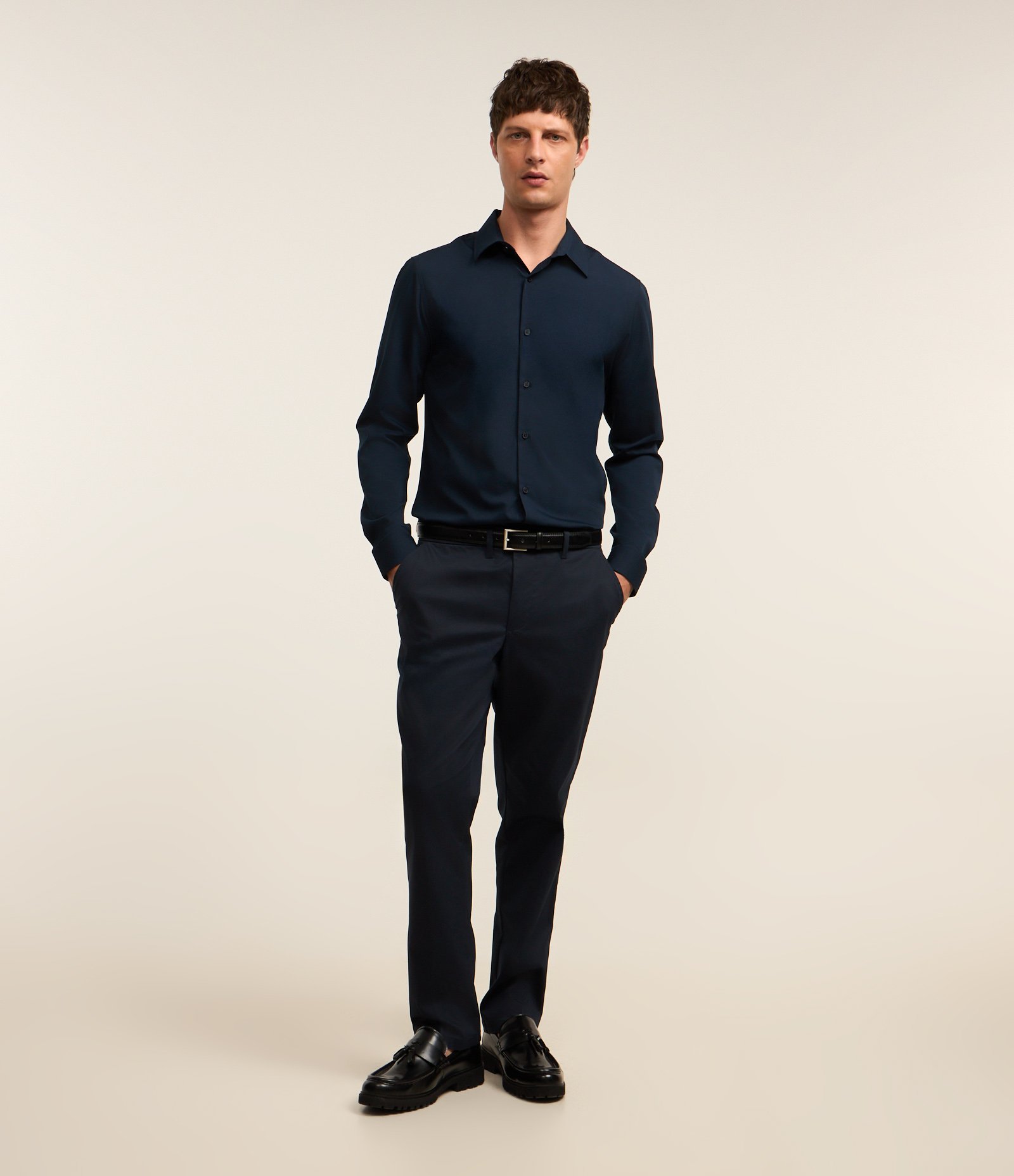 Calça Slim em Alfaiataria com Efeito Acetinado Azul 1