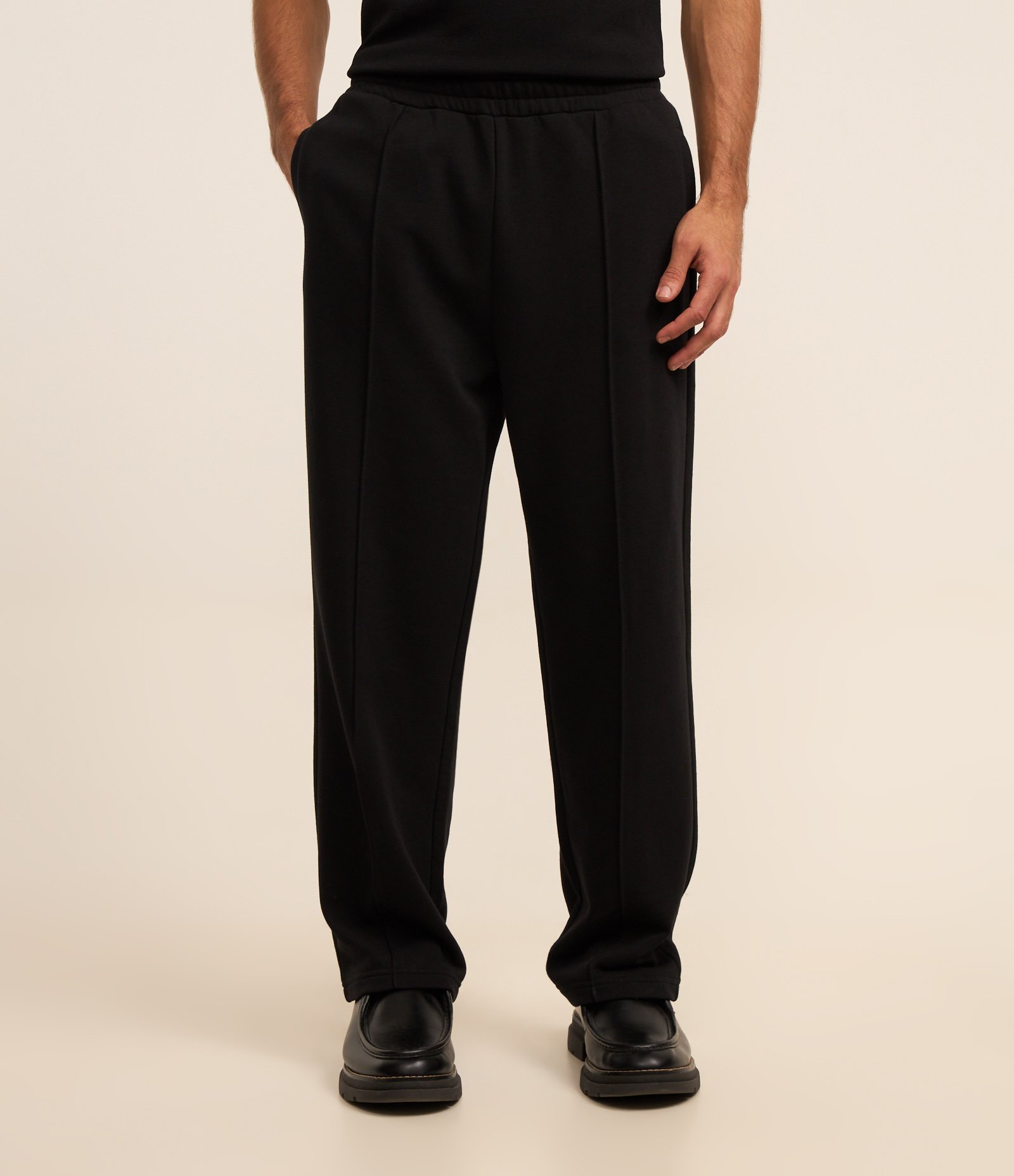Calca Wide Leg em Moletom com Felpa e Cós Elástico Preto 2