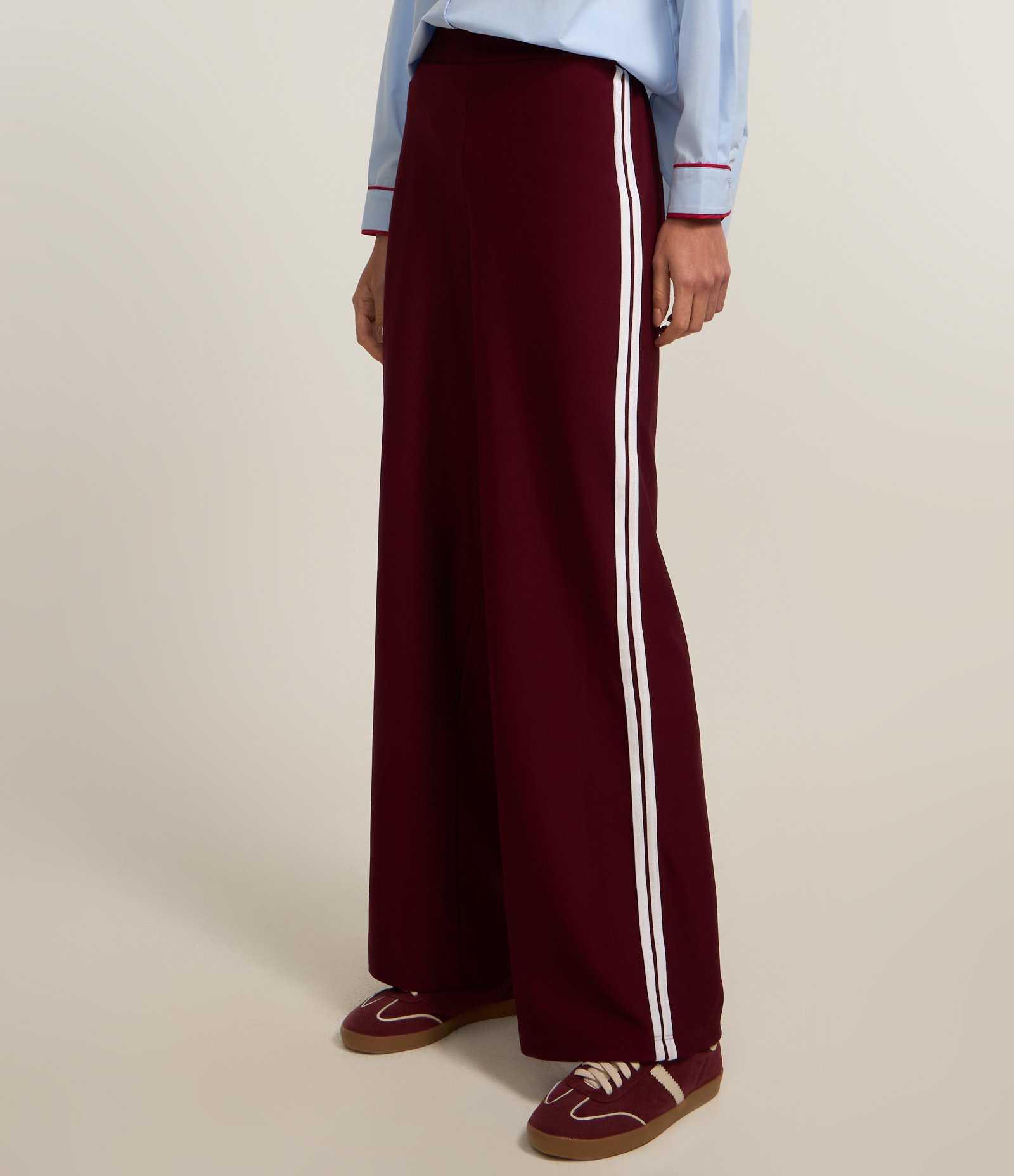 Calça Sportcore em Alfaiataria com Detalhe Lateral 4