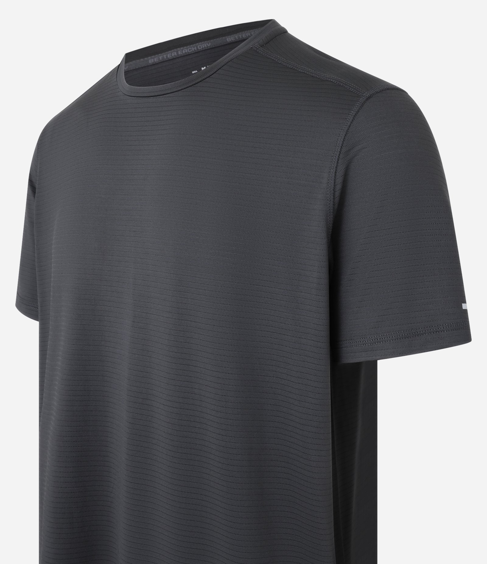 Camiseta Esportiva em Tecnologia Dry com Textura e Linha Contrasnte Cinza 6