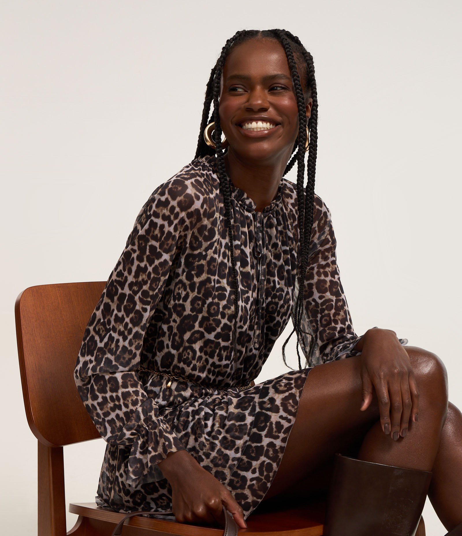 Vestido Curto em Tule com Estampa Anima Print e Babados Marrom 1