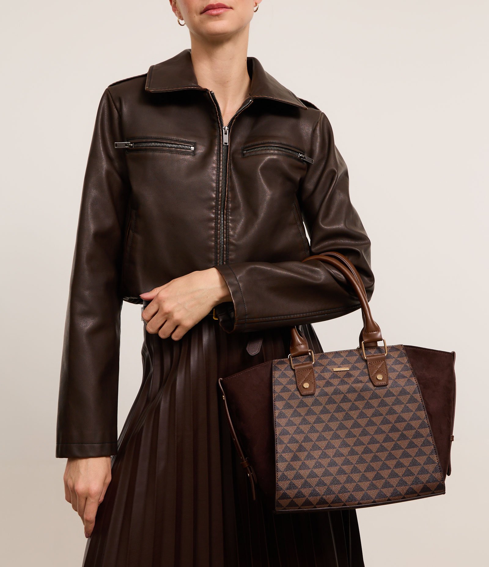 Bolsa Satchel Grande em PU com Duas Alças Marrom 1