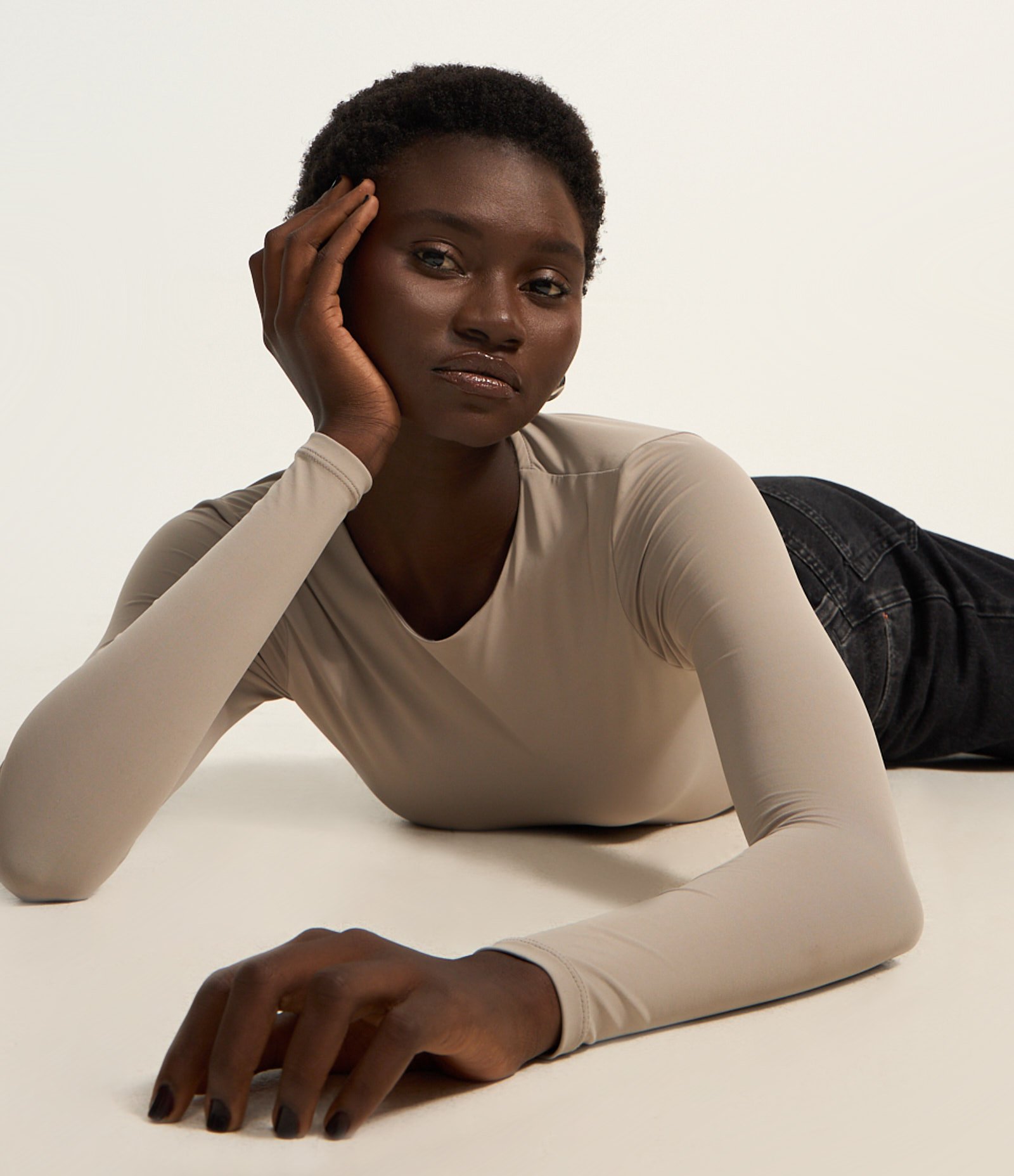 Body em Poliamida Manga Longa Cinza Claro 1