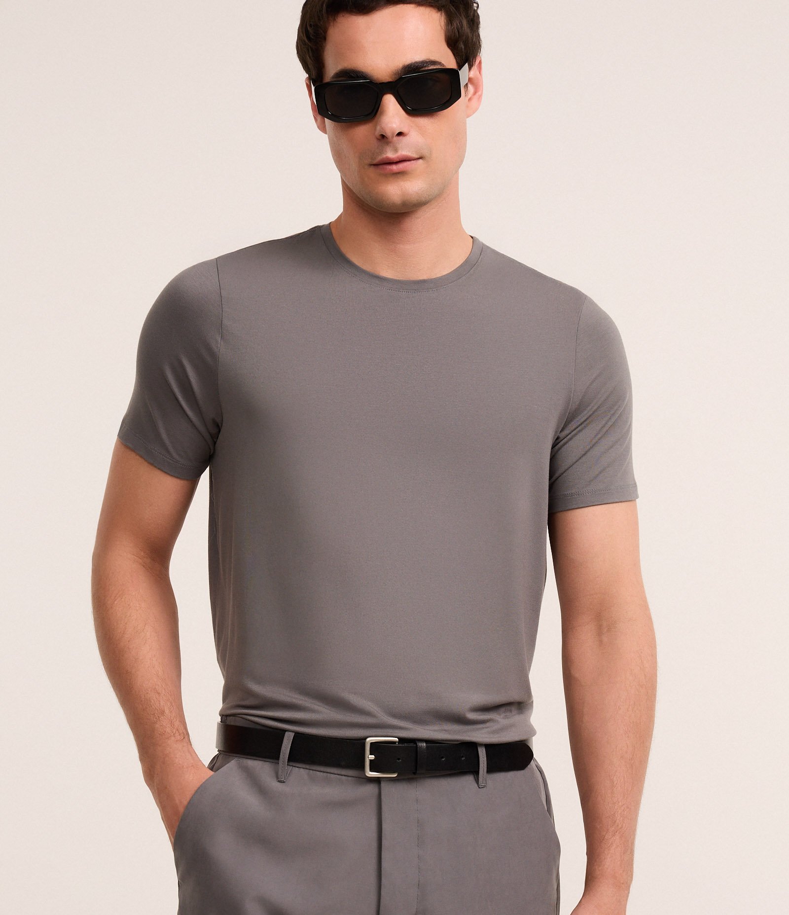 Camiseta Regular Performance com Gola Redonda Cinza 1