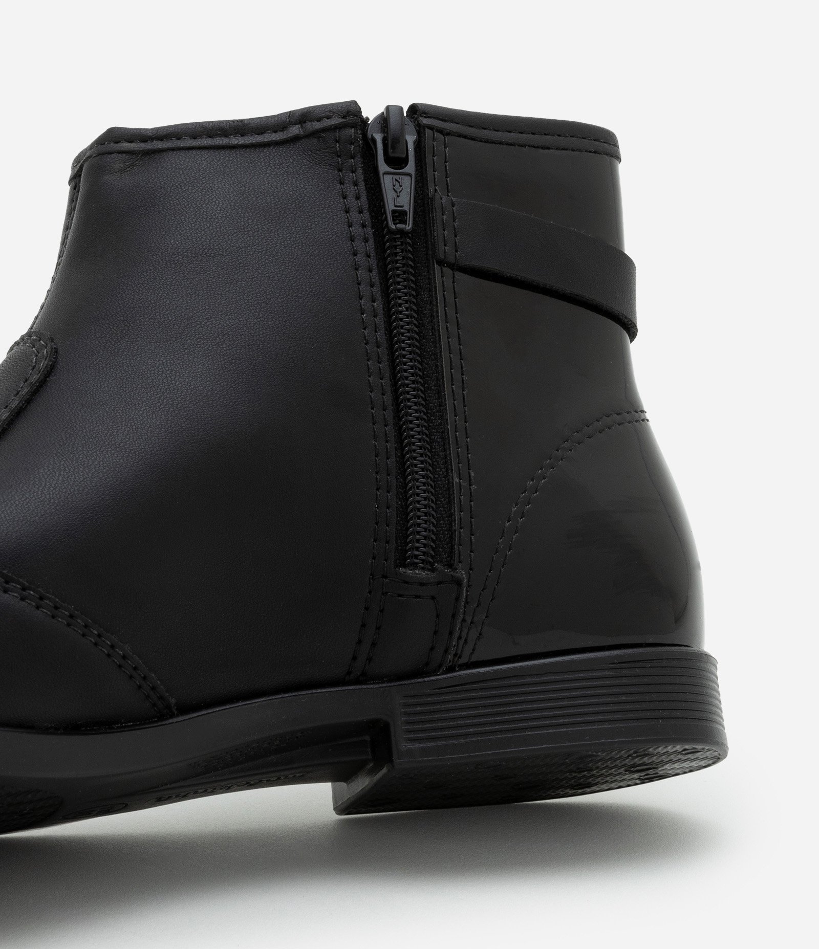 Bota Infantil em PU com Fivela de Coração Molekinha - Tam 26 a 36 Preto 4