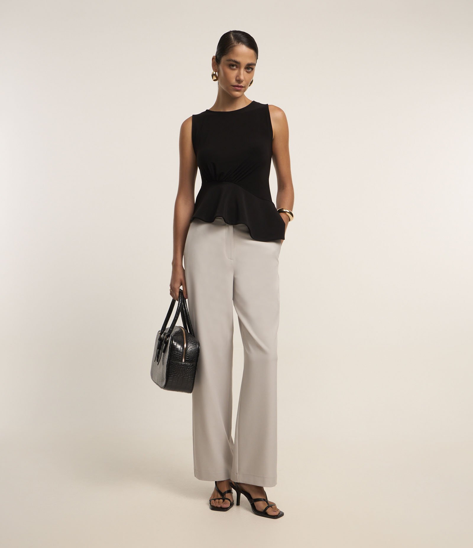 Calça Reta Alfaiatada com Ganchinho no Cós Cinza 1