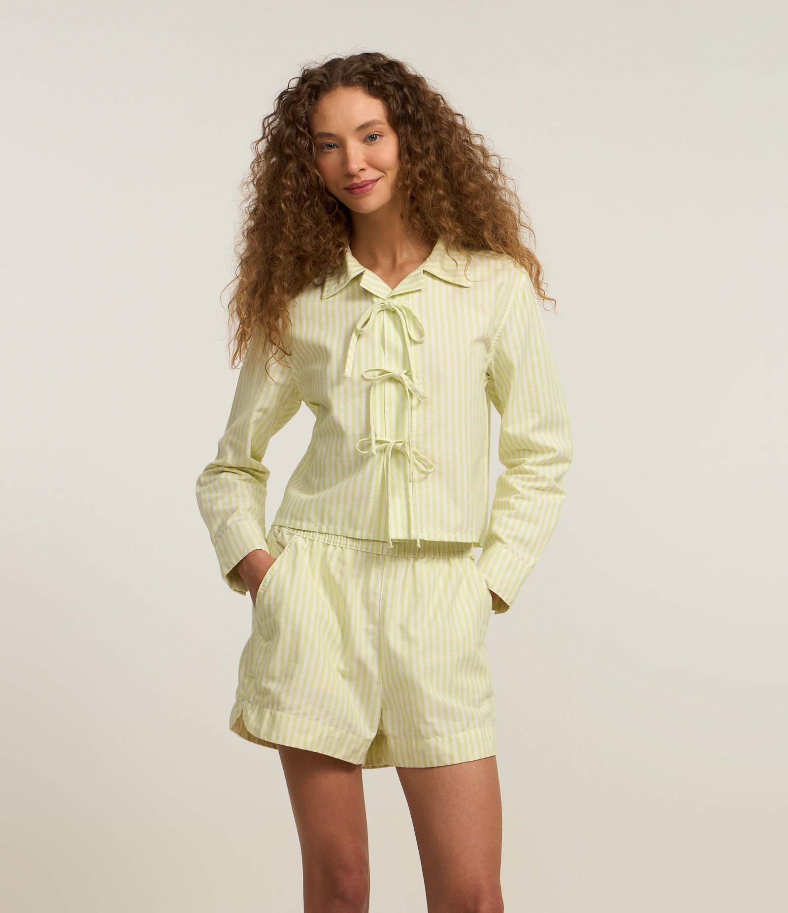 Short Runner em Sarja com Listra e Cós Elástico Amarelo 2