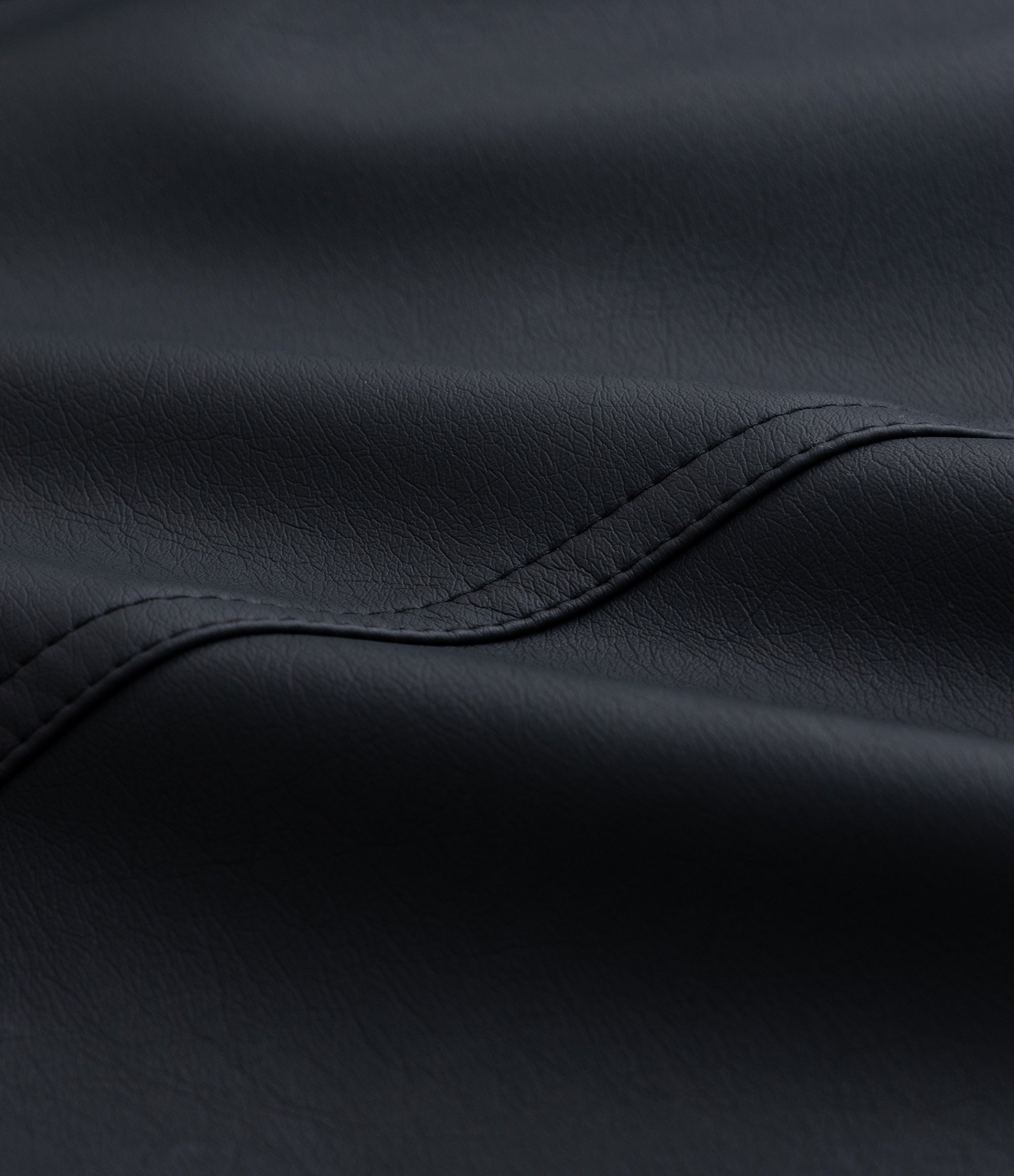 Jaqueta em Pu com Recortes Assimétricos Curve & Plus Size Preto 7