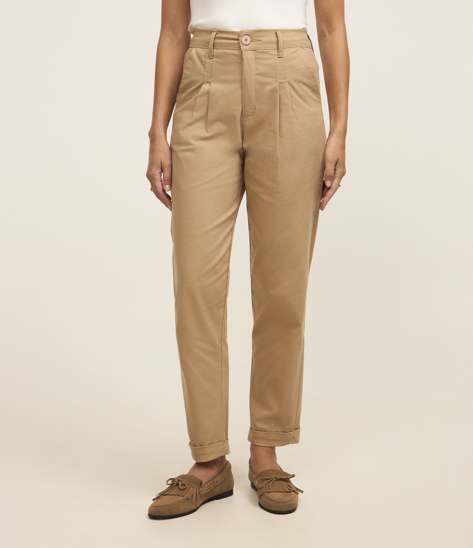 Calça Mom Jeans com Pregas Bege 3