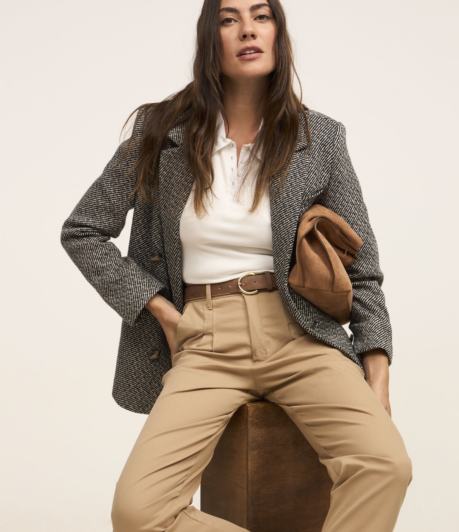 Calça Mom Jeans com Pregas Bege 5