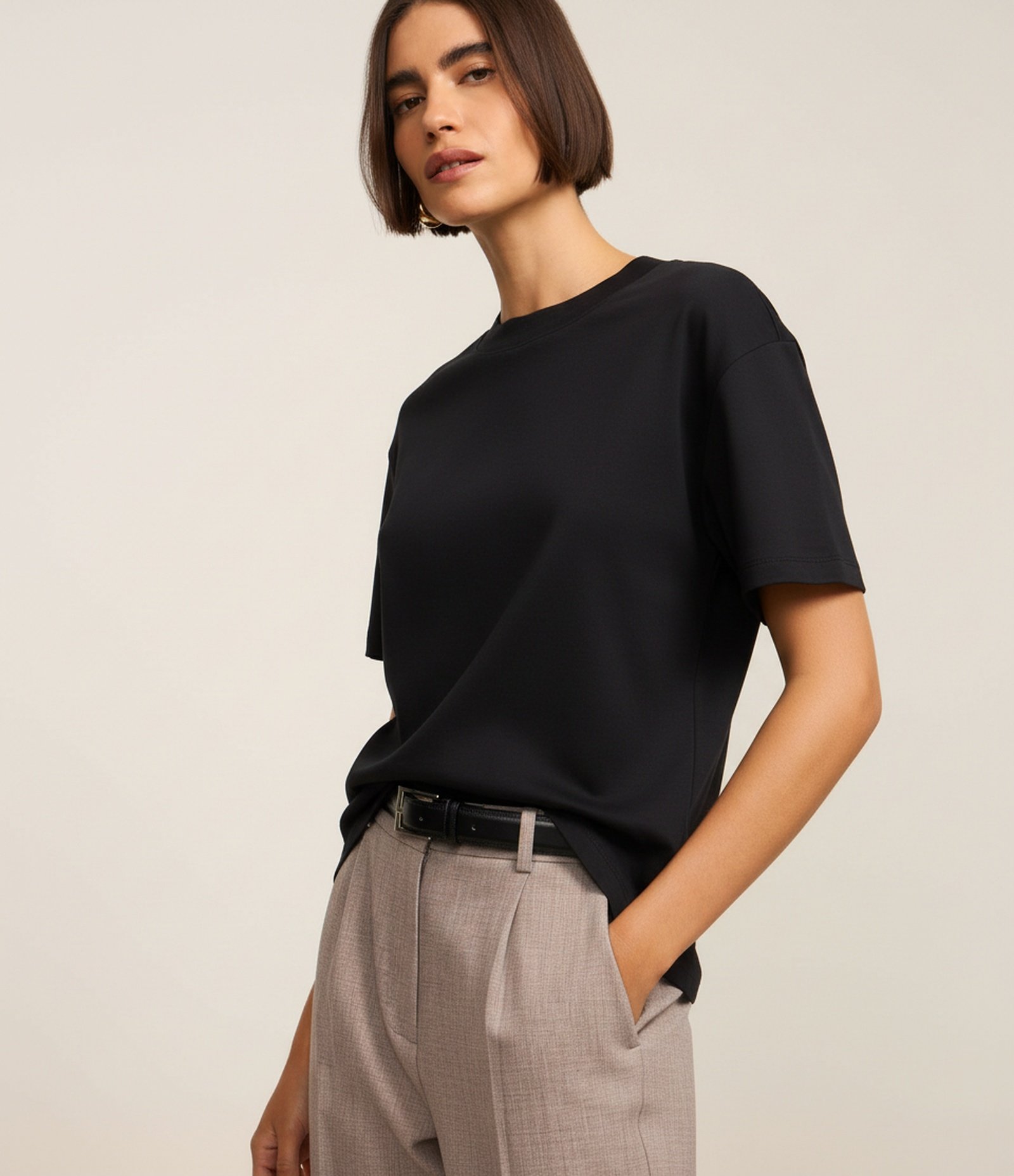 Blusa em Algodão Pima com Gola Redonda Preto 4