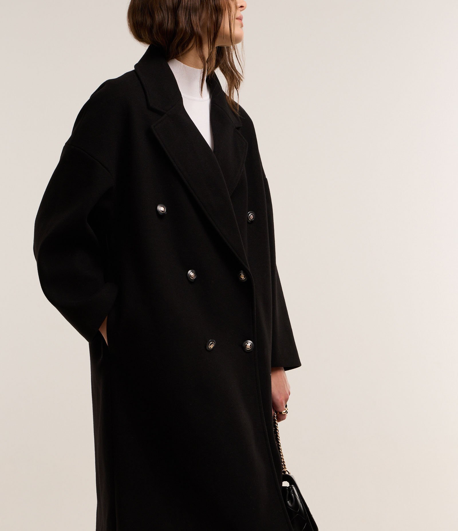 Casaco Oversized em Polivelour com Transpasse com Botões Preto 4