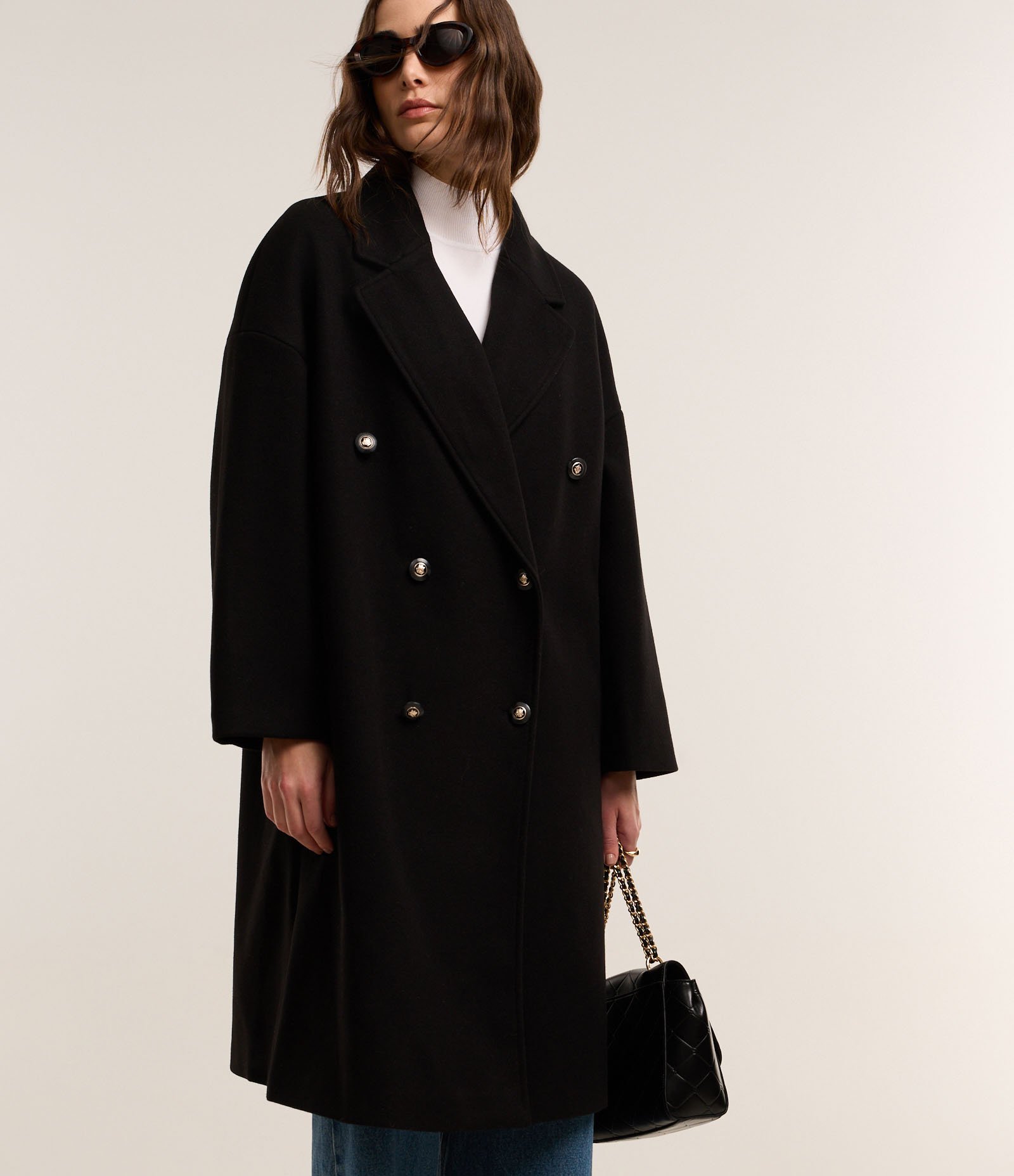 Casaco Oversized em Polivelour com Transpasse com Botões Preto 5