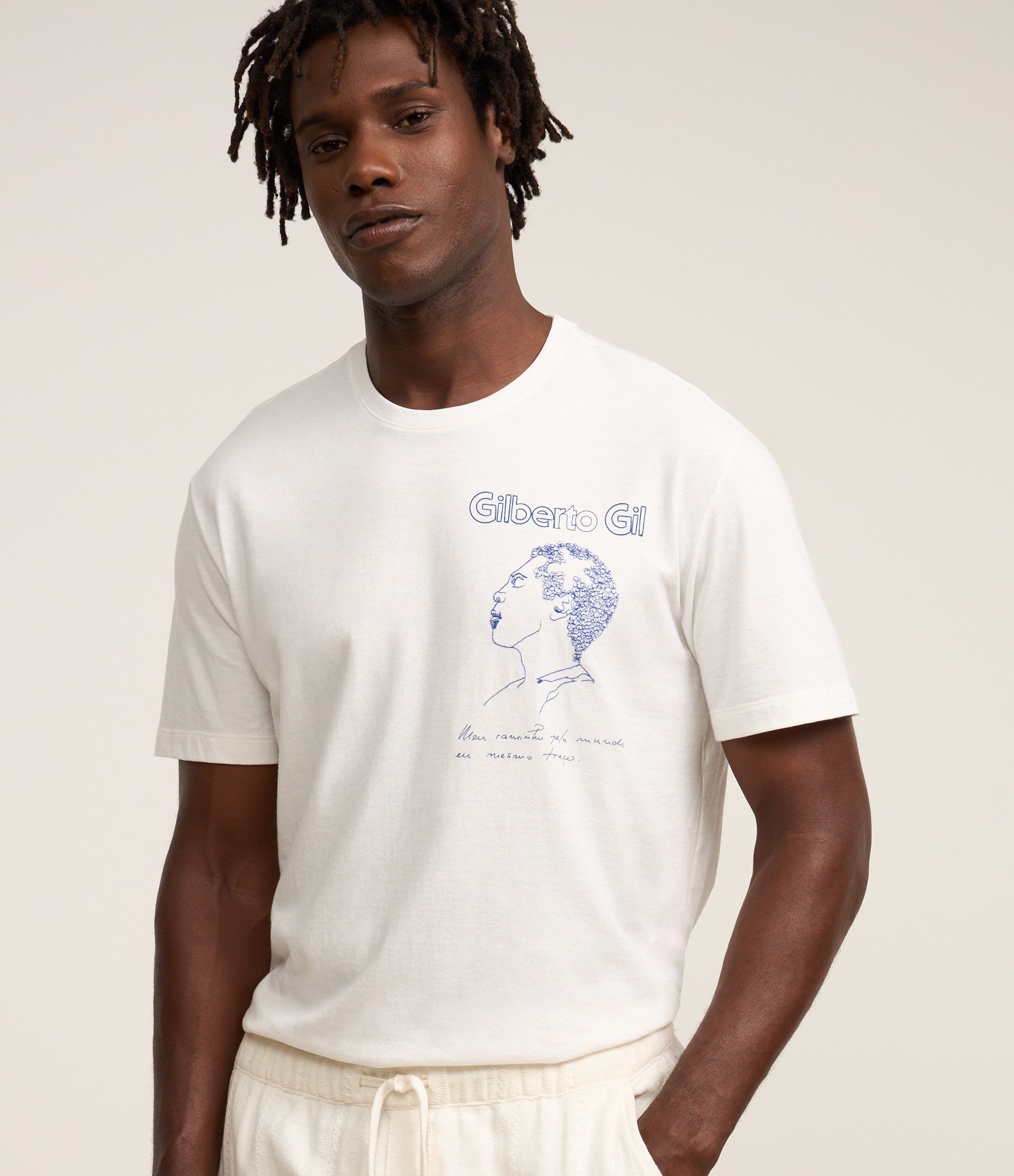 Camiseta em Algodão com Gilberto Gil Meu Caminho Branco 3
