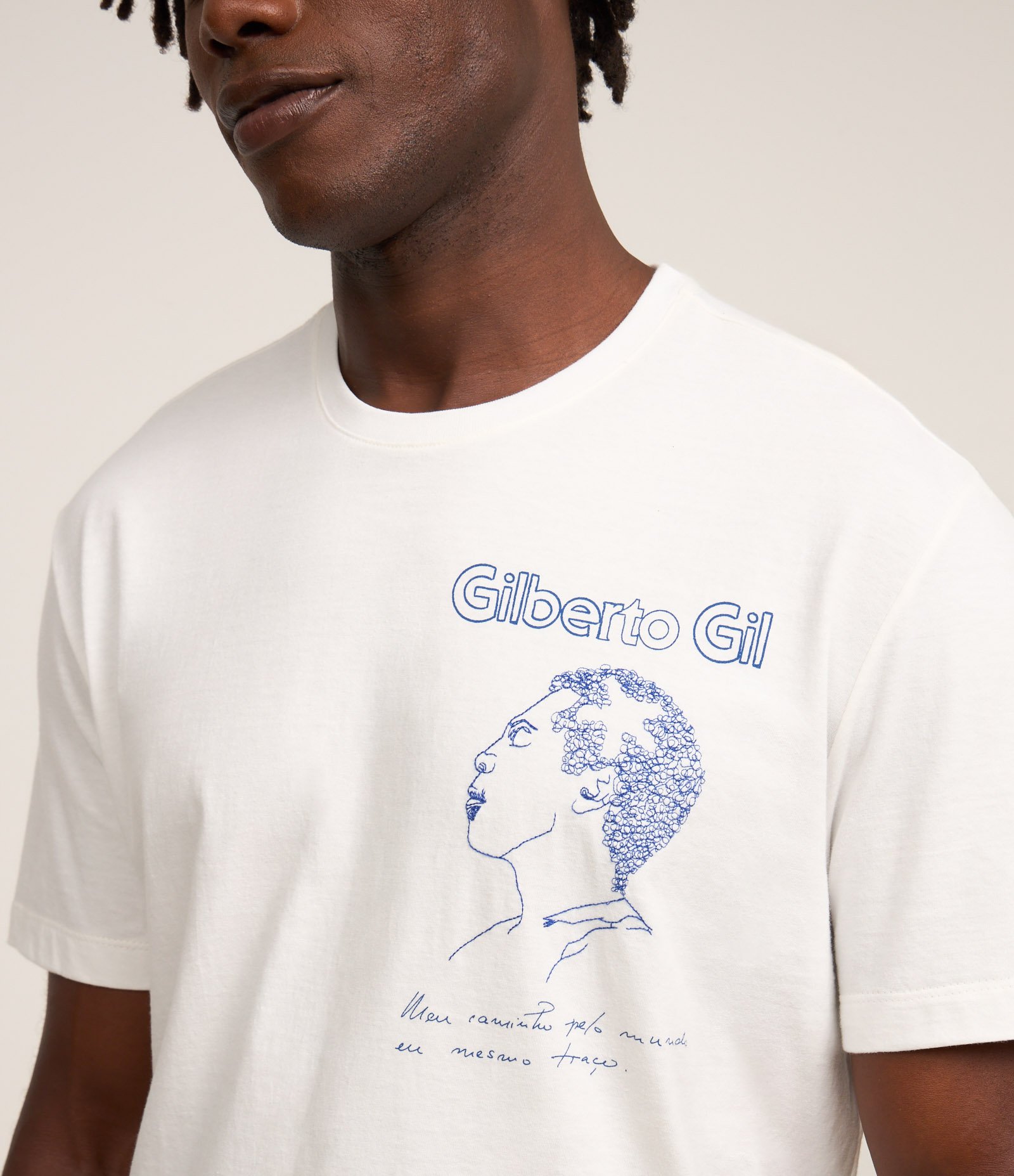 Camiseta em Algodão com Gilberto Gil Meu Caminho Branco 5
