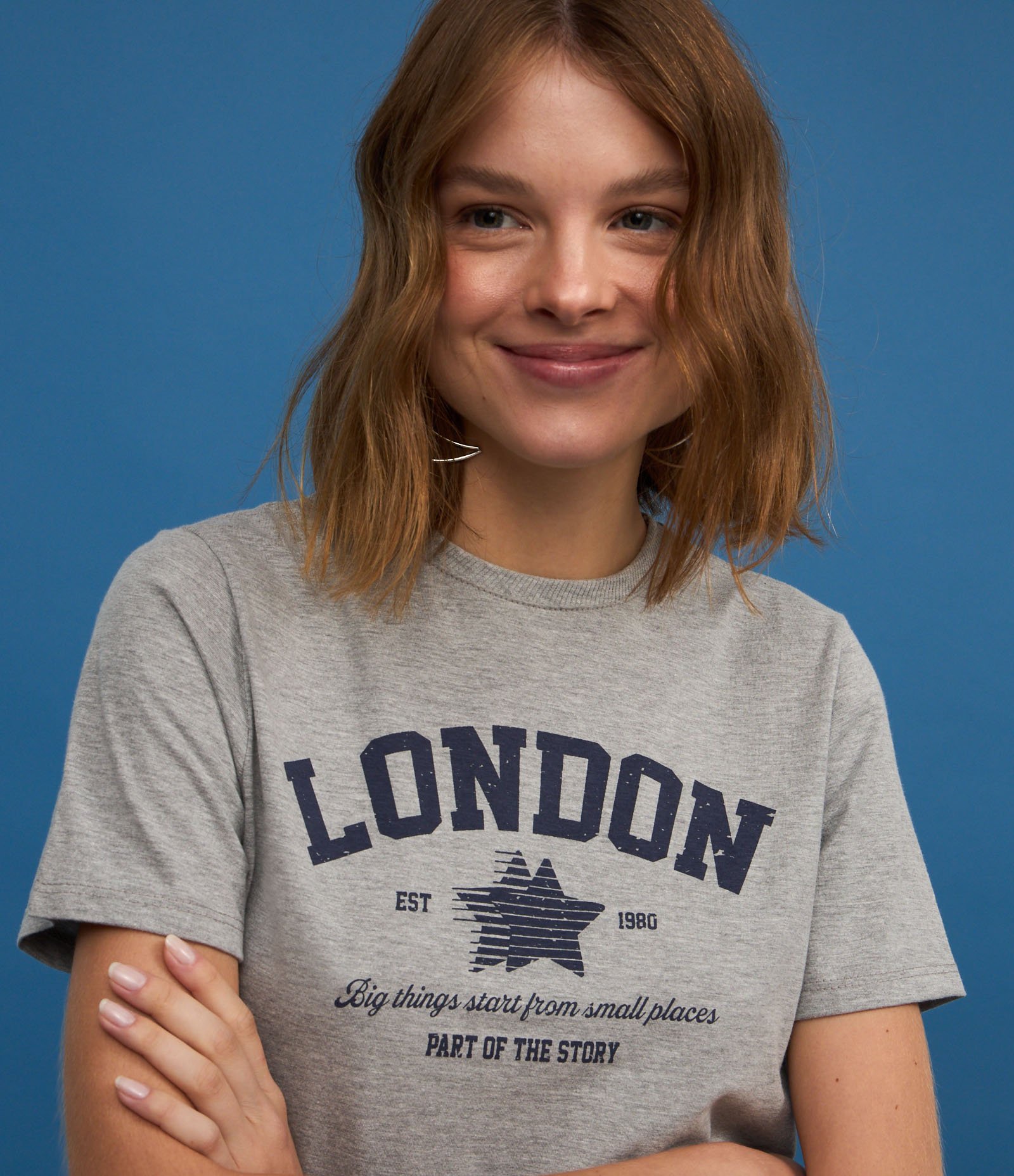 Blusa T-shirt em Algodão com Estampa London Cinza 3