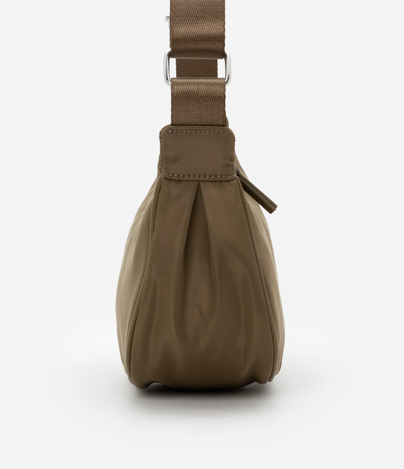 Bolsa Média com Formato Meia Lua e Alça Transversal Regulável Verde Militar 2