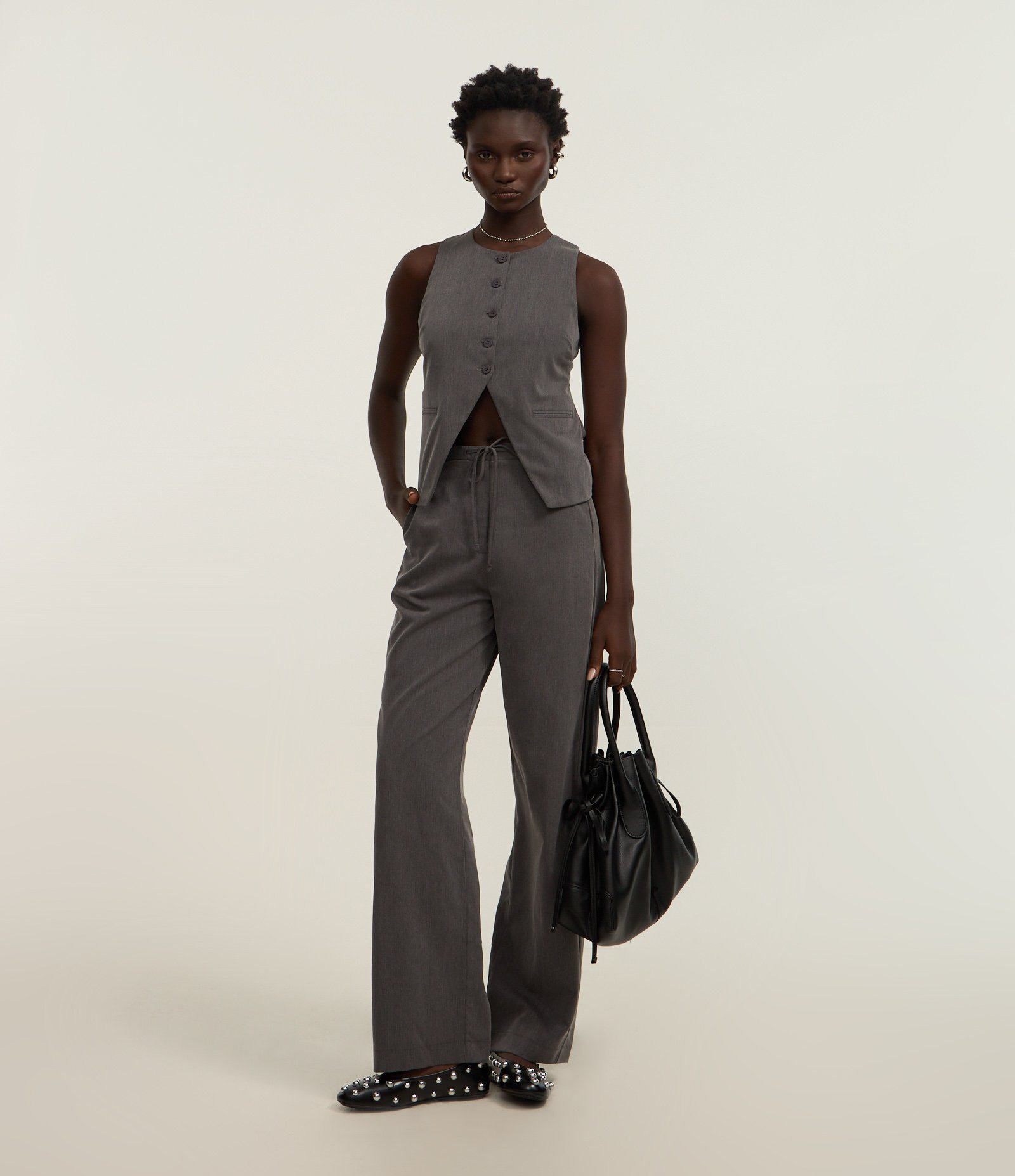 Calça Reta Alfaiatada com Amarração no Cós e Bolsos Cinza Escuro 1