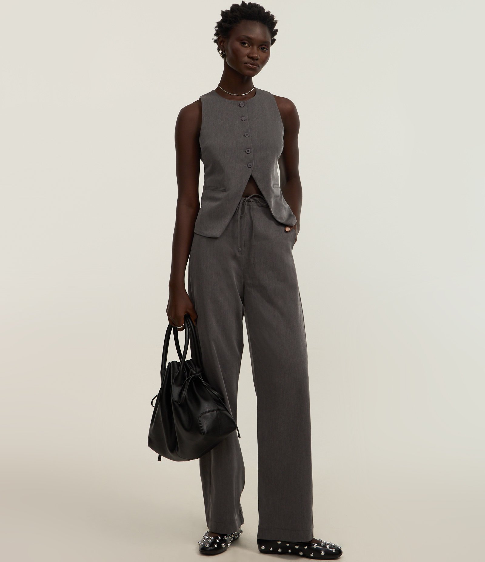 Colete Alongado em Alfaiataria com Botões e Abertura Frontal Cinza 2