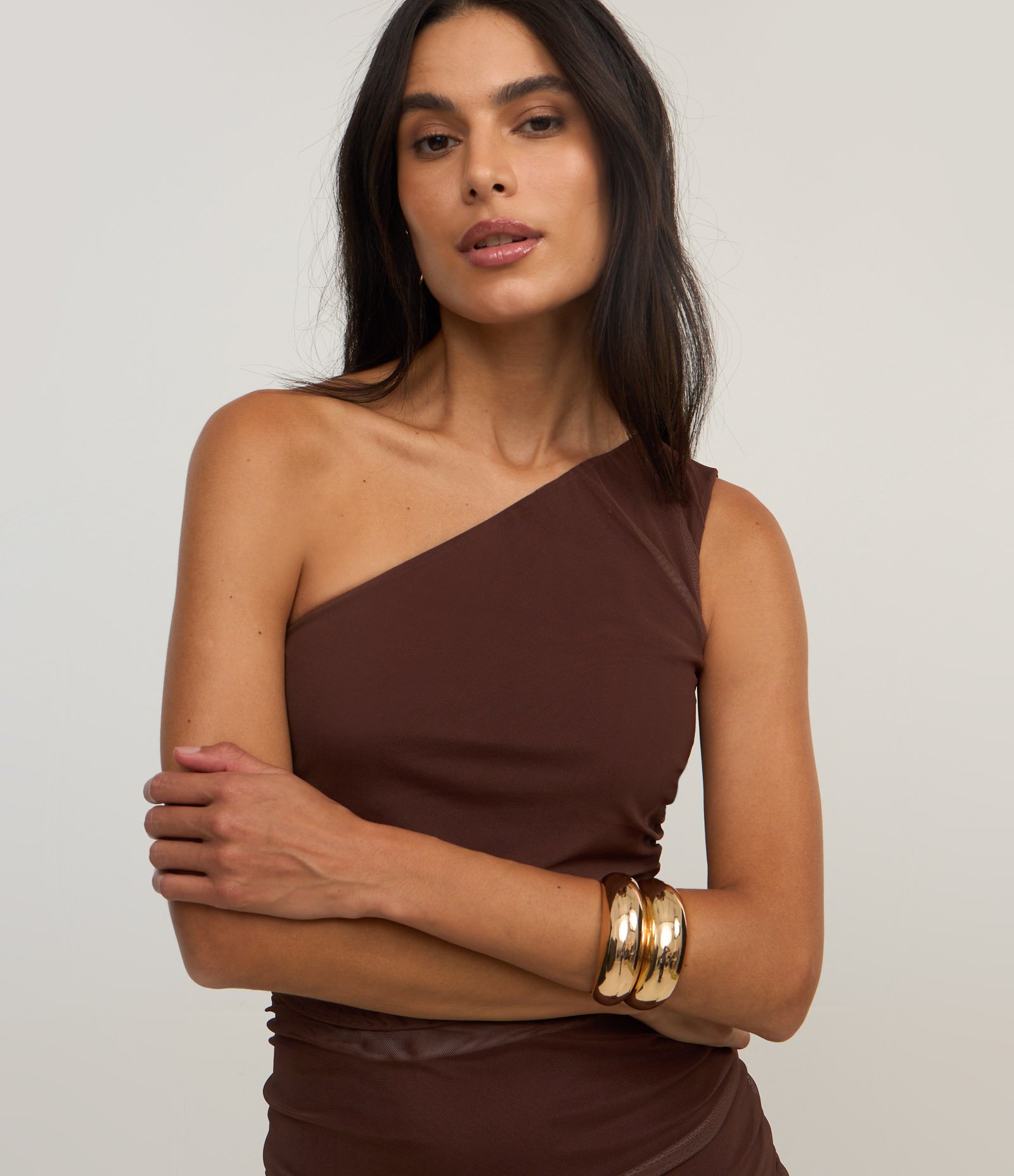 Vestido New Midi Ombro Só em Tule com Franzidos Marrom 2