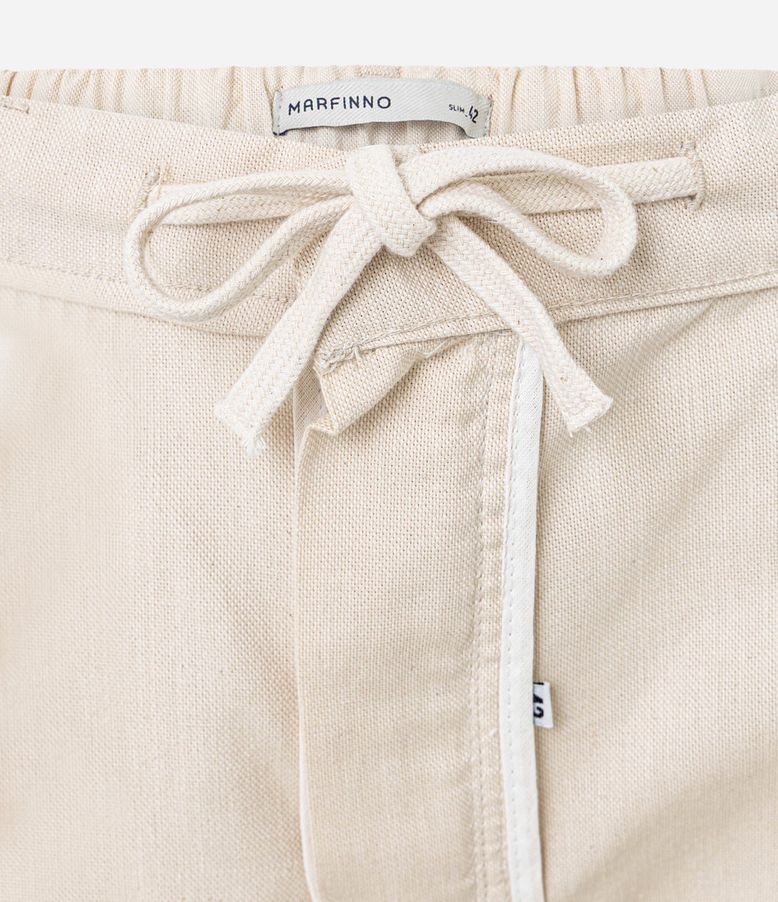 Bermuda Slim em Oxford com Bolso Bege 3