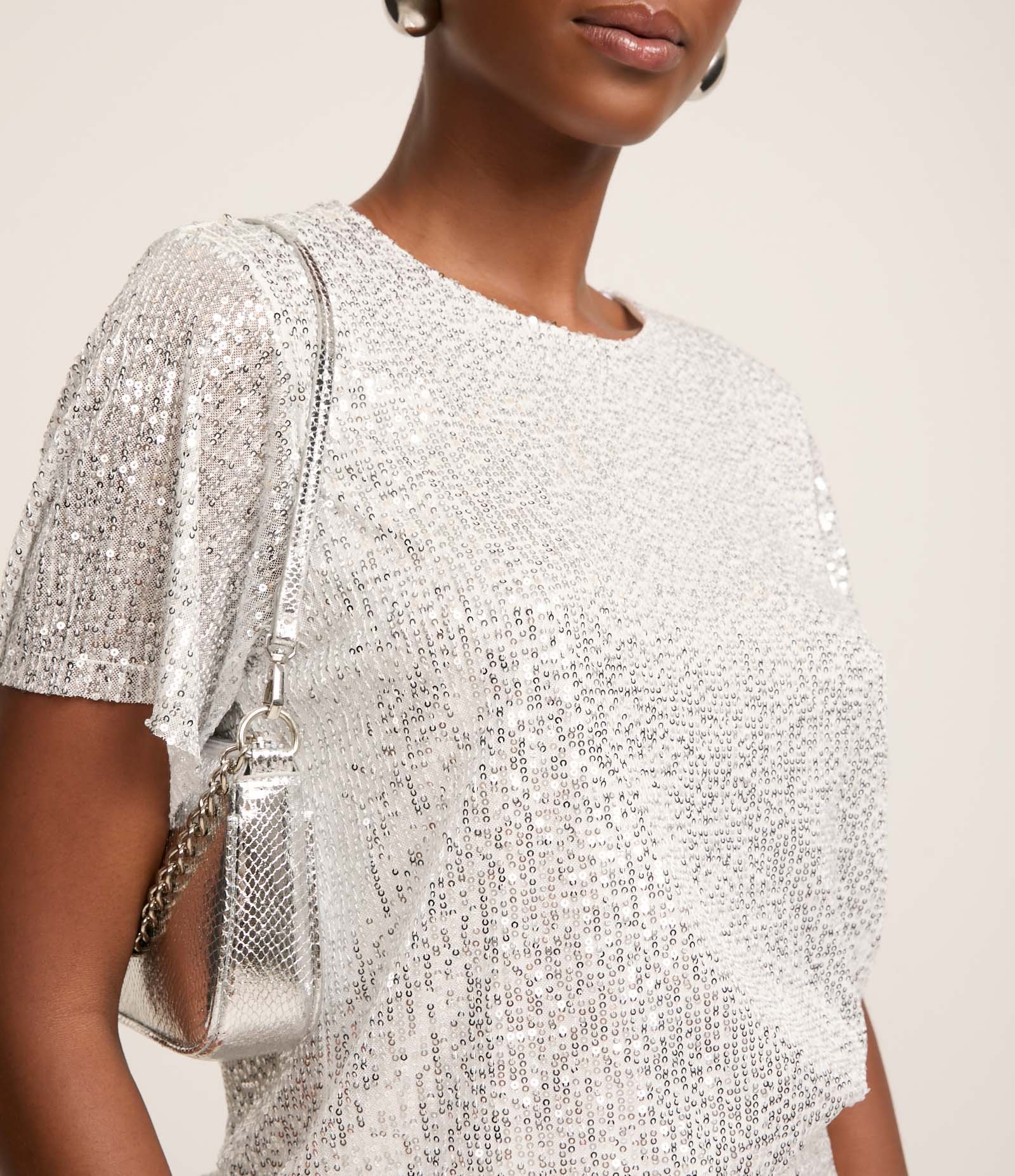 Blusa Ampla em Malha de Paetê Prata 3