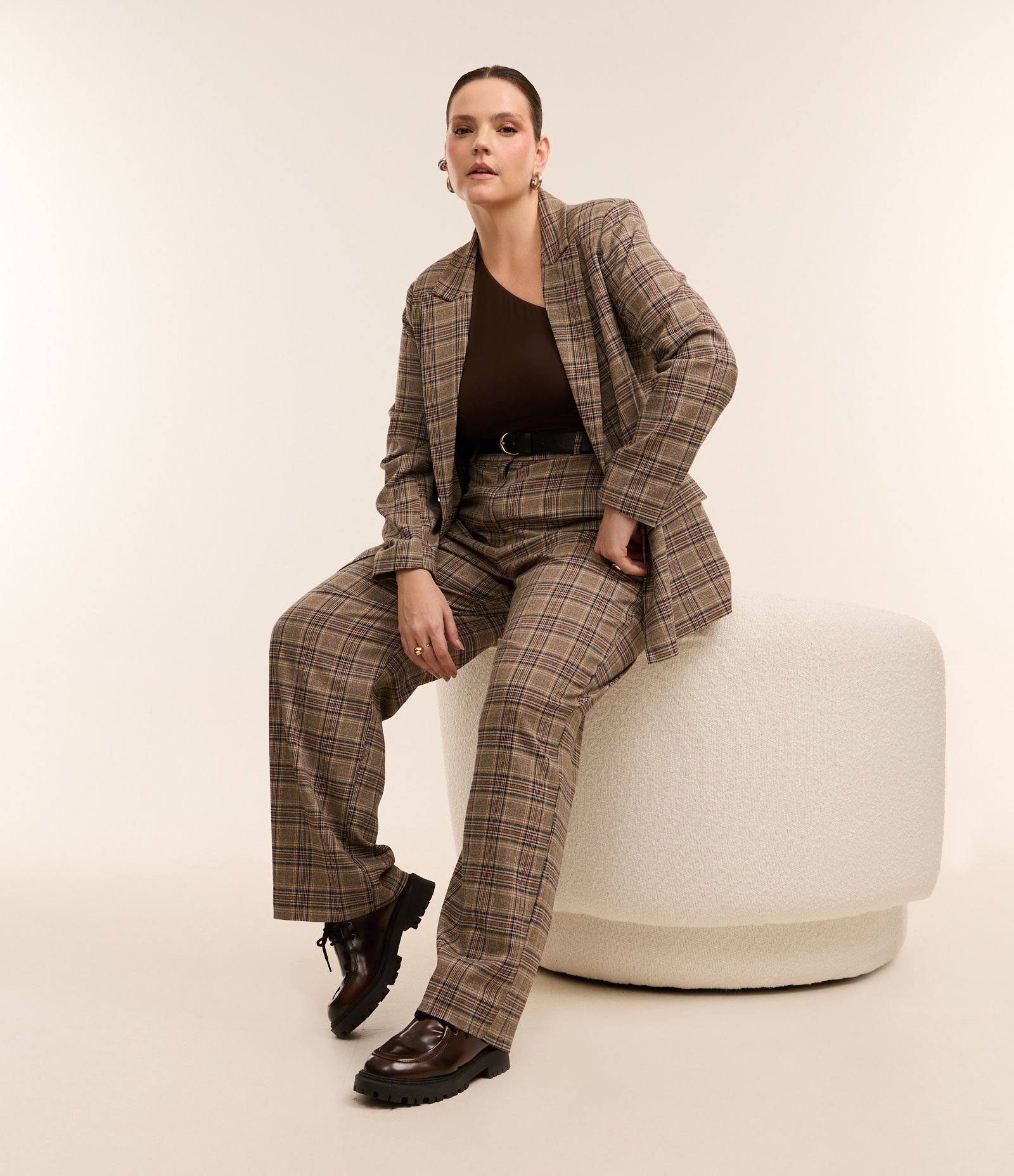 Calça Reta Alfaiataria Xadrez com Cinto Curve & Plus Size Marrom/Cinza 1