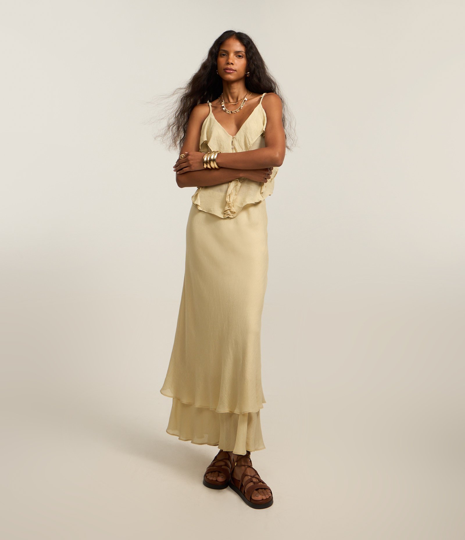 Saia Midi em Viscose com Camadas na Barra Bege 3