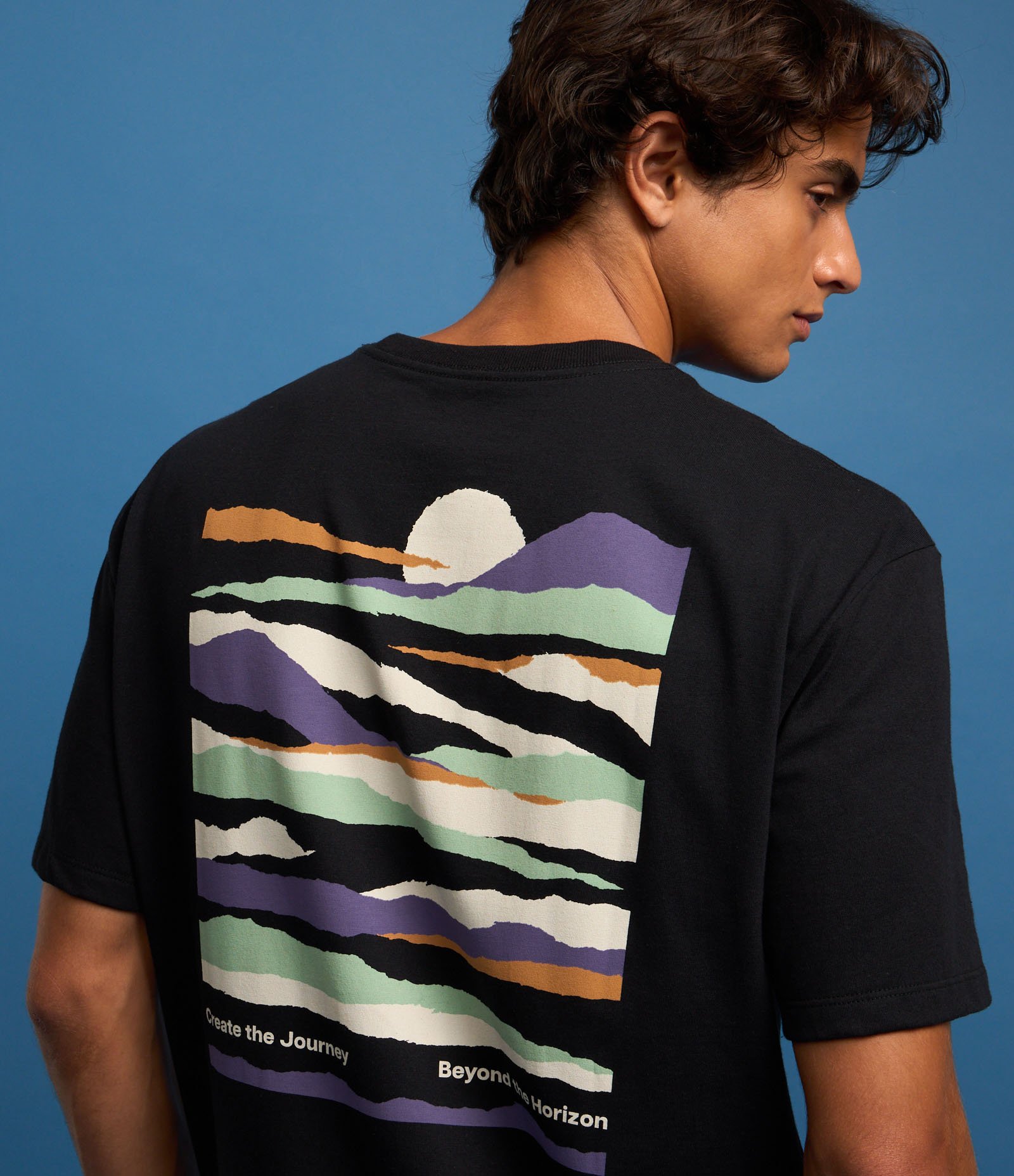 Camiseta Relaxed em Algodão com Estampa de Montanha Preto 5