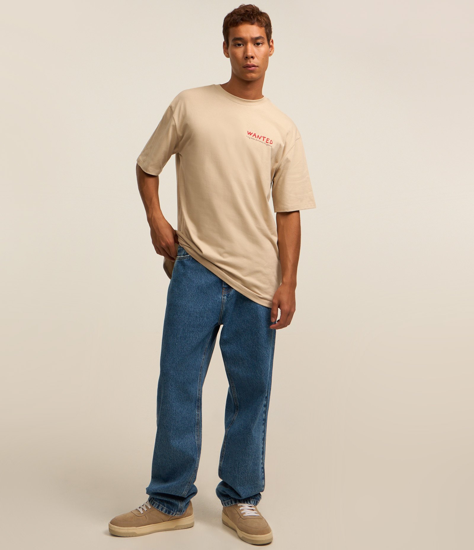 Camiseta Relaxed em Malhão com Estampa Dog Mafia Bege 2