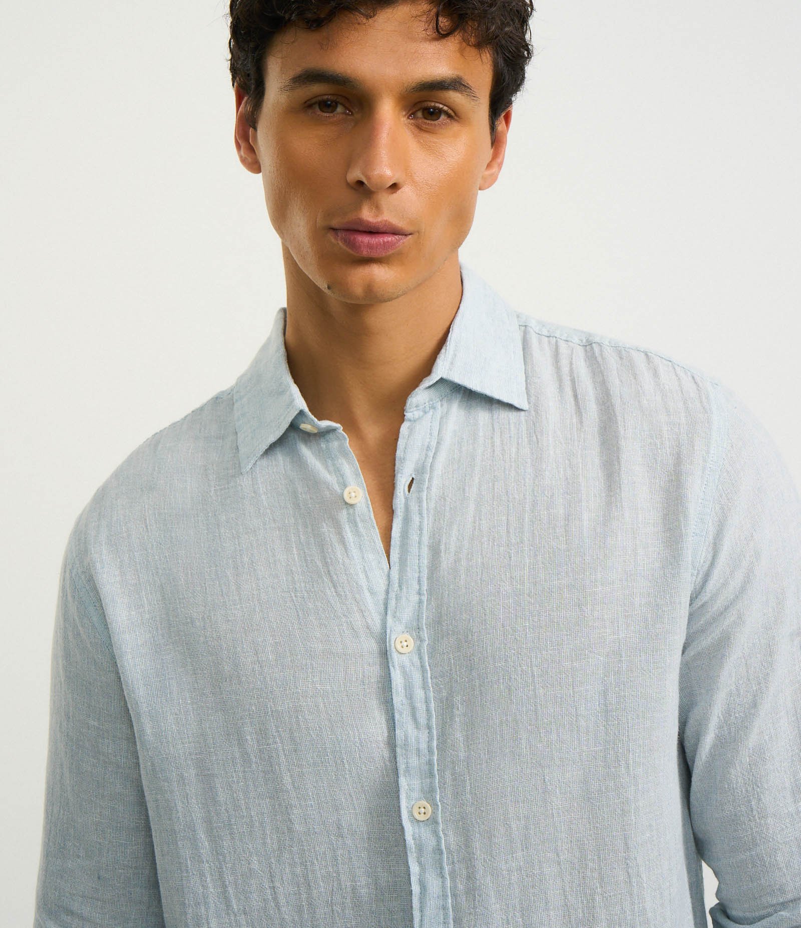 Camisa Regular em Linho e Gola Colarinho Azul Turmalina 4