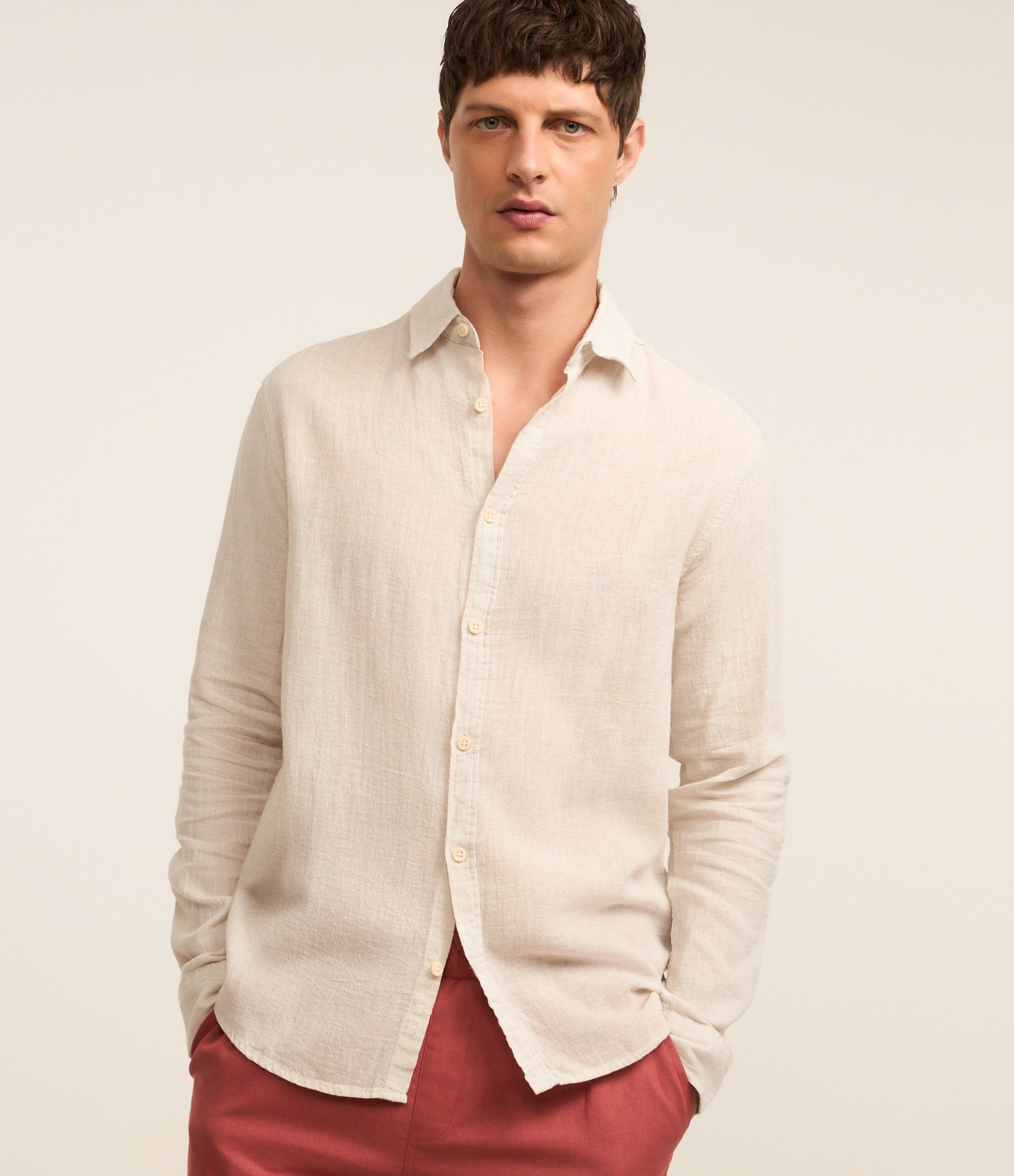 Camisa Regular em Linho e Gola Colarinho Off White 1