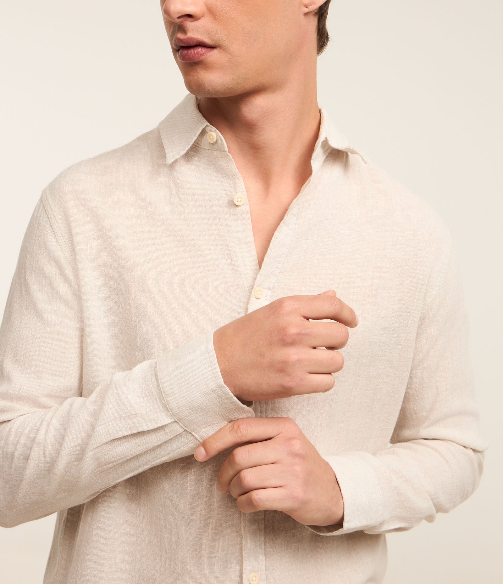 Camisa Regular em Linho e Gola Colarinho Off White 3