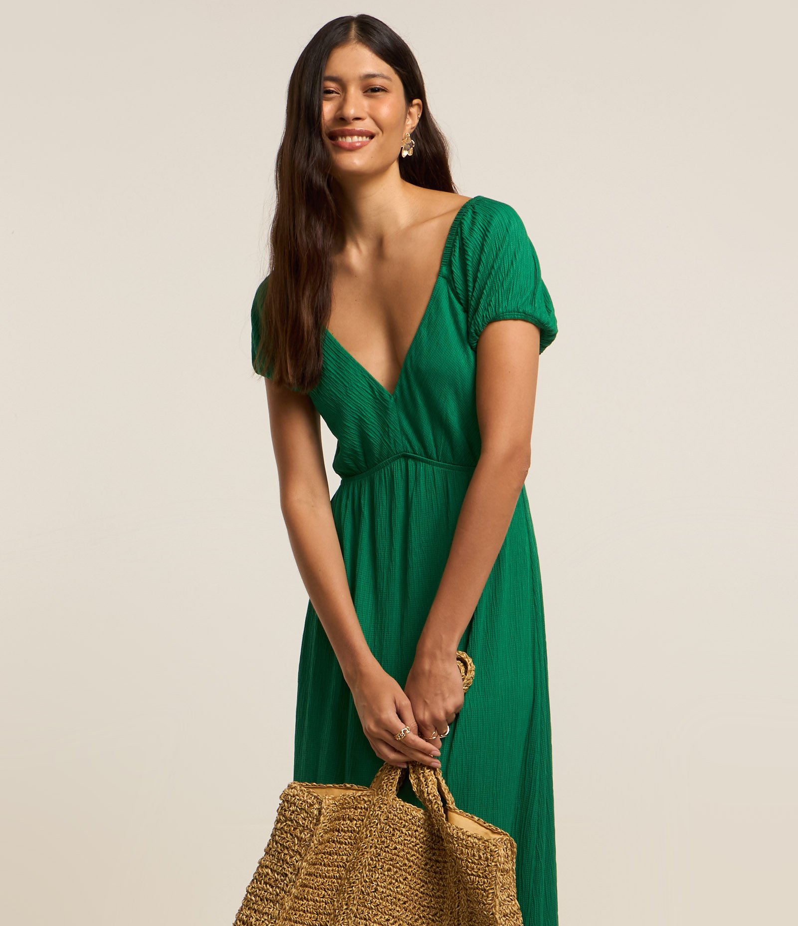 Vestido Midi Texturizado com Decote Coração Verde 2