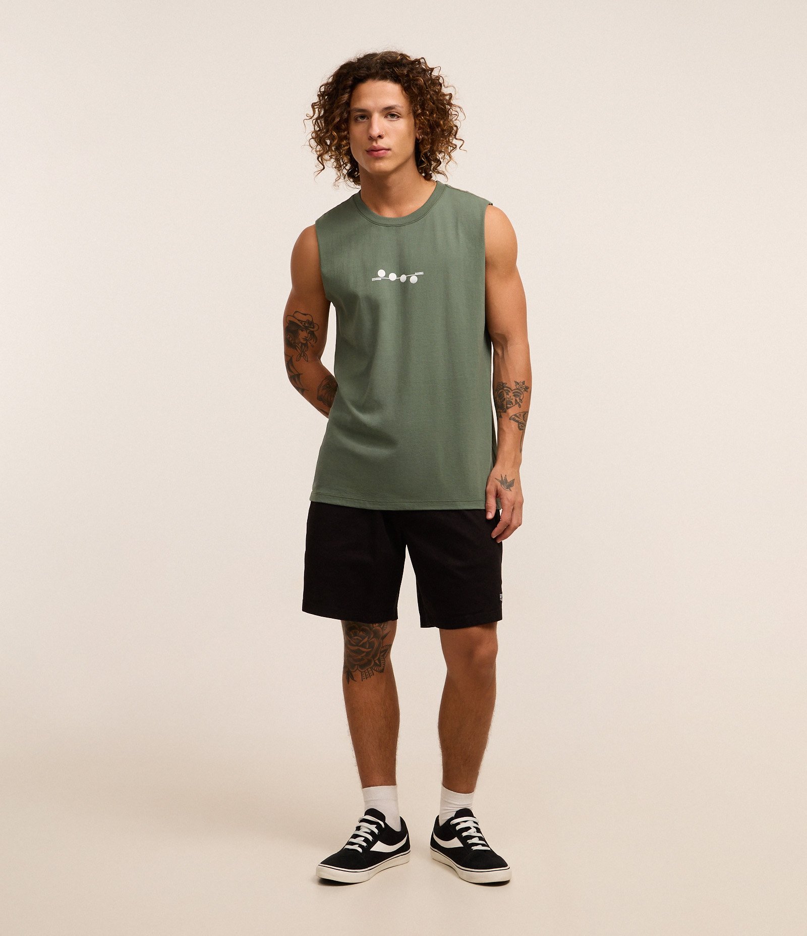 Regata Comfort em Algodão com Estampa Centralizada Verde 2