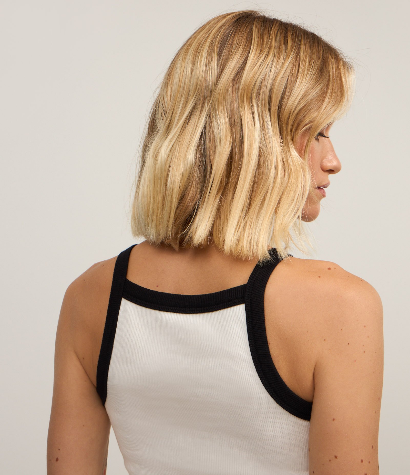 Regata em Ribana com Decote Halter e Viés Contrastante Branco 3