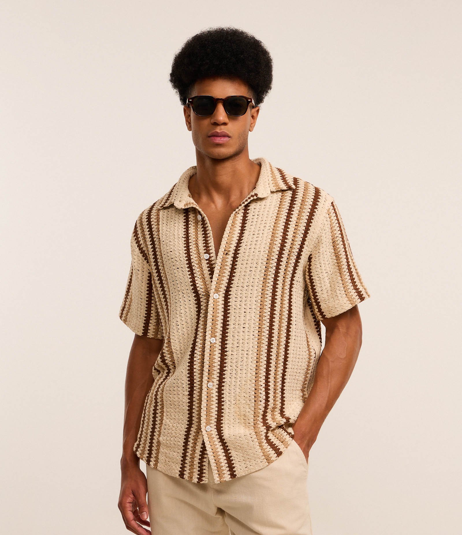Camisa em Crochê Rustico com Textura e Listras Contrastantes Bege 1